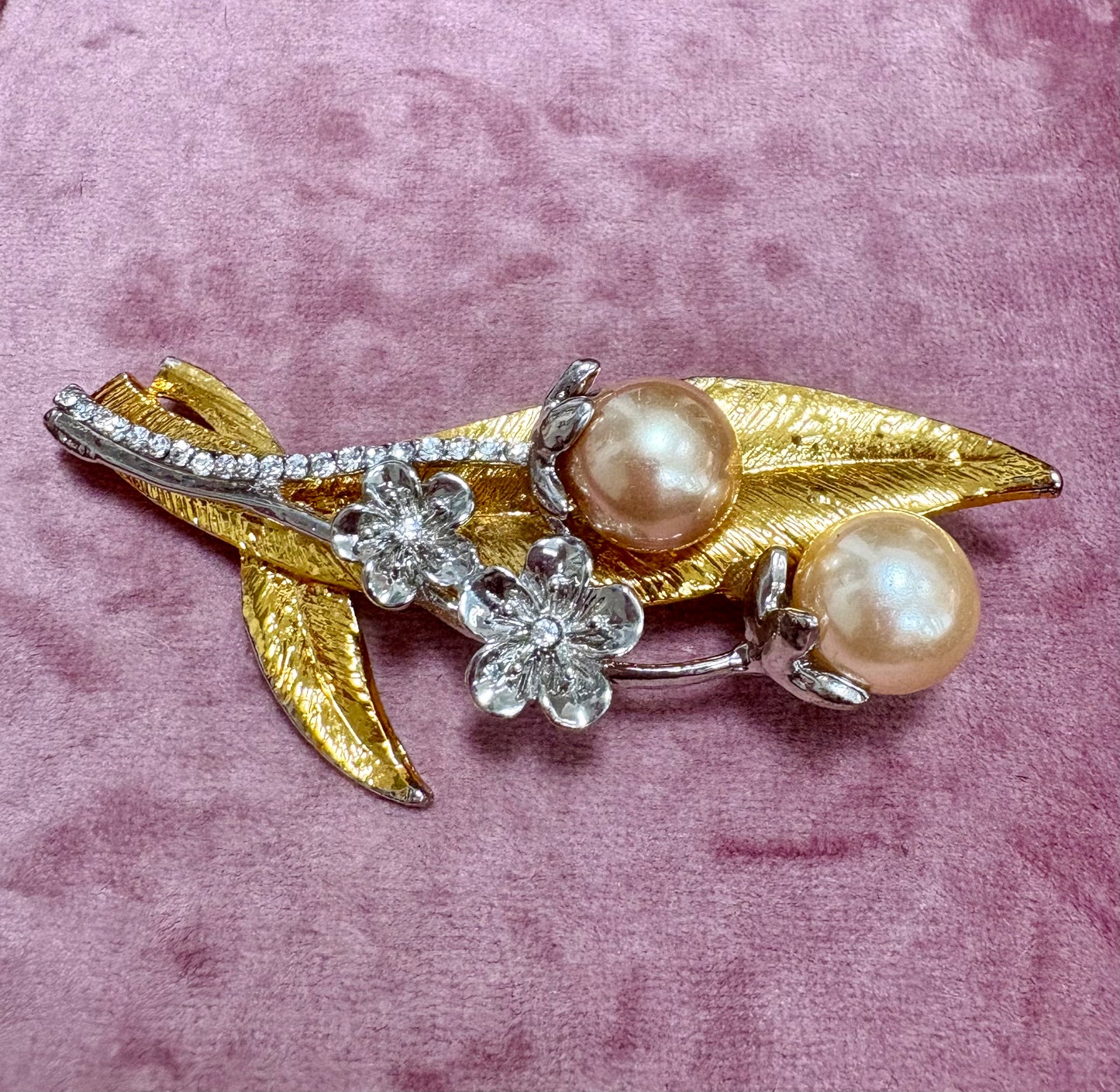 Lovely Vintage Floral and Foliate Spray Brooch