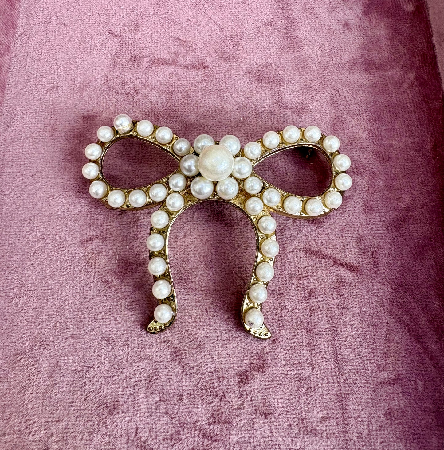 Gorgeous Vintage Imitation Pearl Bow Brooch