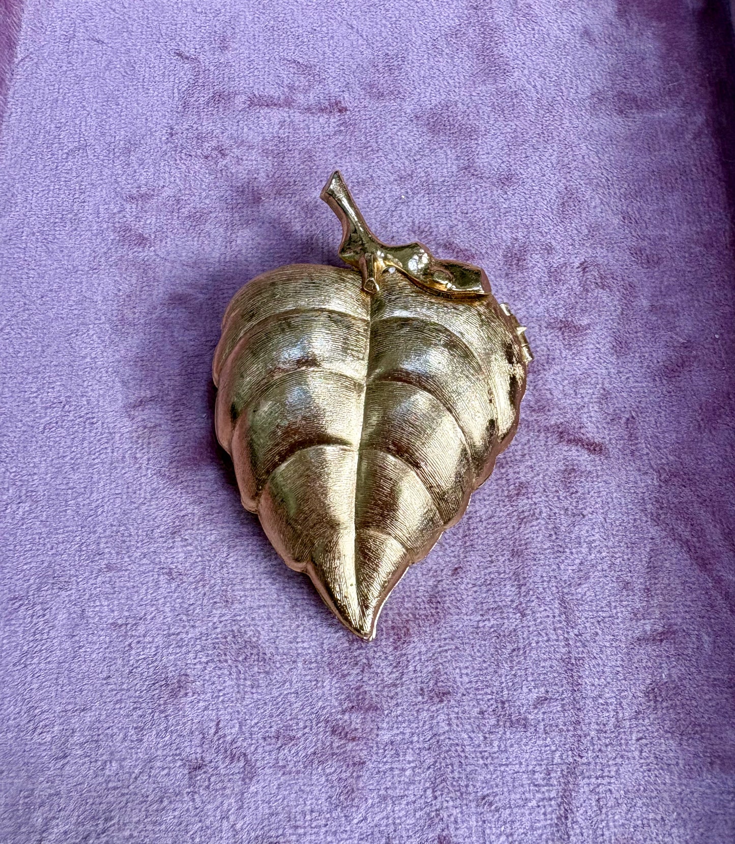 Vintage Gold Tone Leaf Locket Brooch