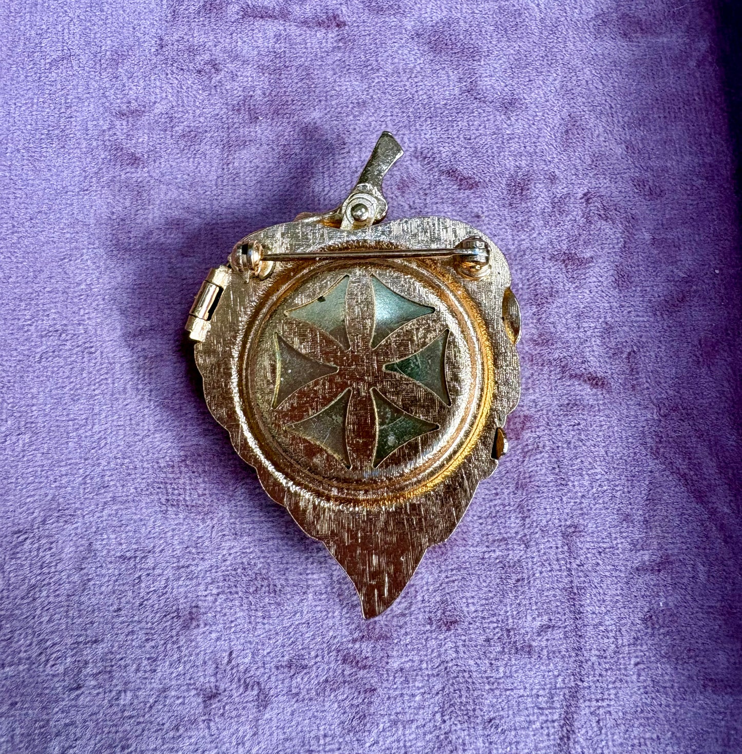 Vintage Gold Tone Leaf Locket Brooch