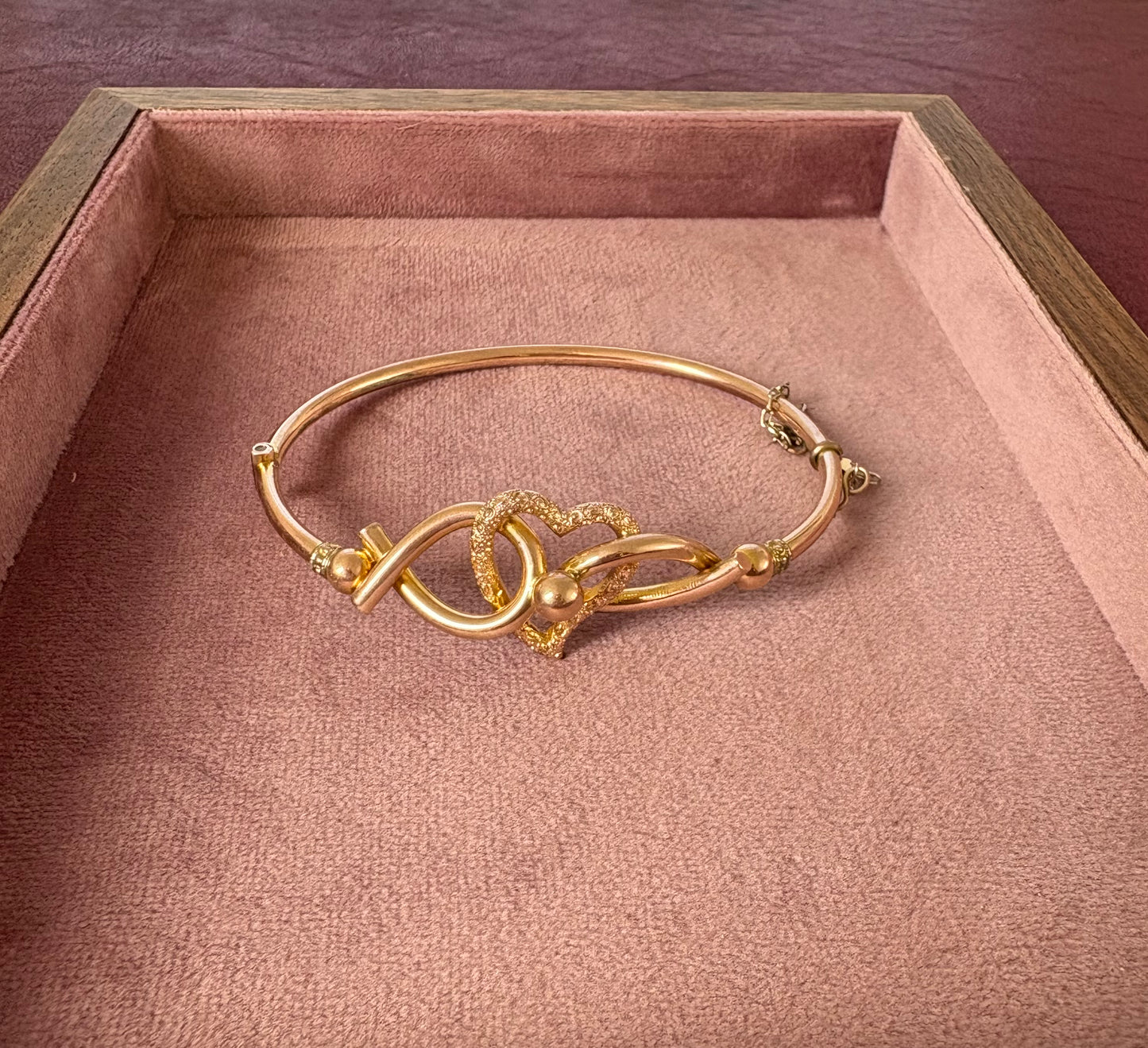 Stunning Victorian Textured 9ct Gold Heart Bangle