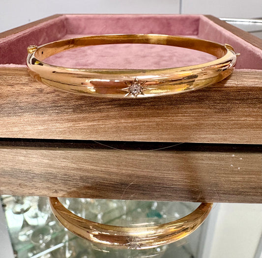 Stunning Edwardian 15ct Gold and Diamond Bangle