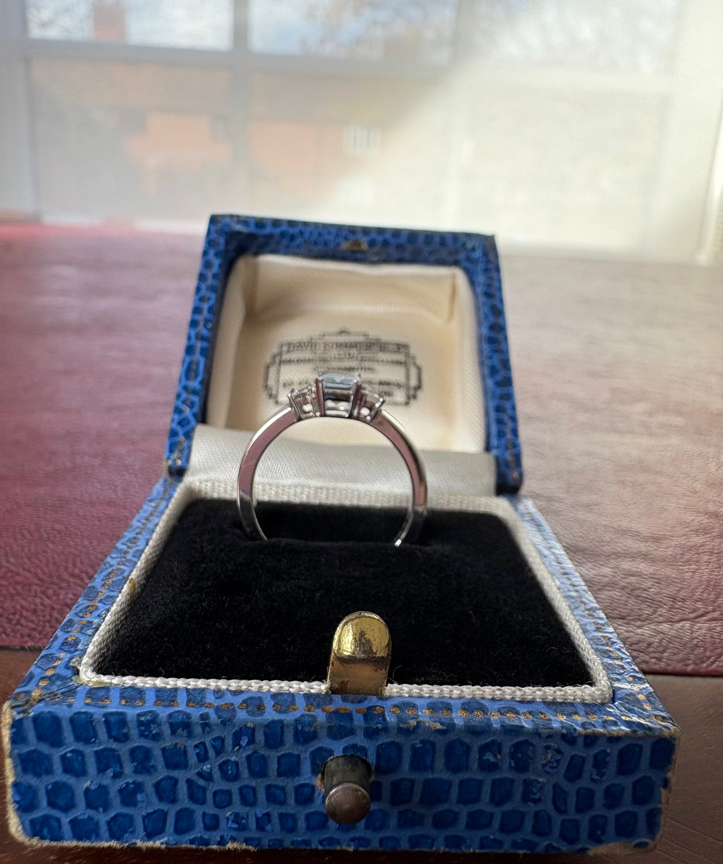 Modern 18ct gold Aquamarine and Diamond Ring