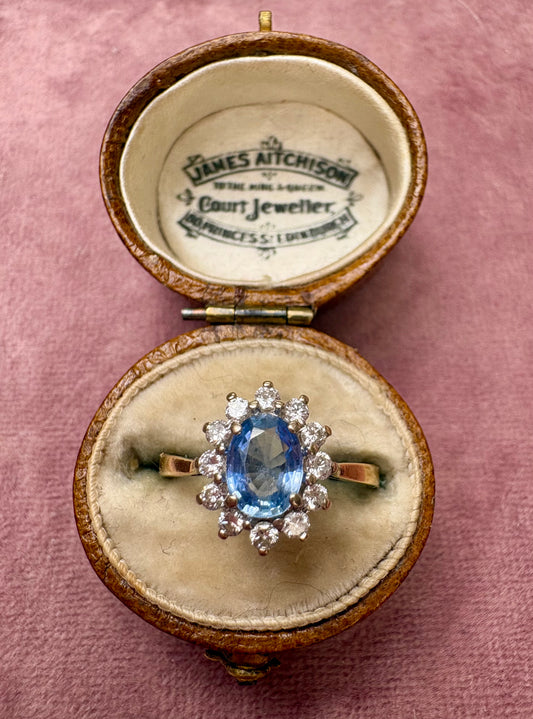 Stunning Vintage 18ct Gold, Cornflower Blue Sapphire and Diamond Cluster Ring