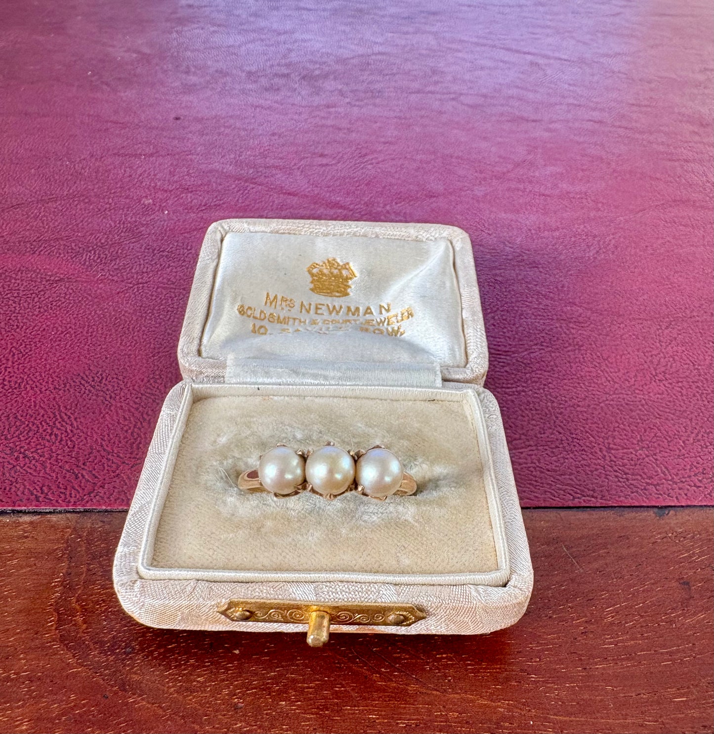 Classic Vintage Cultured Pearl Trilogy Ring in 18ct Gold