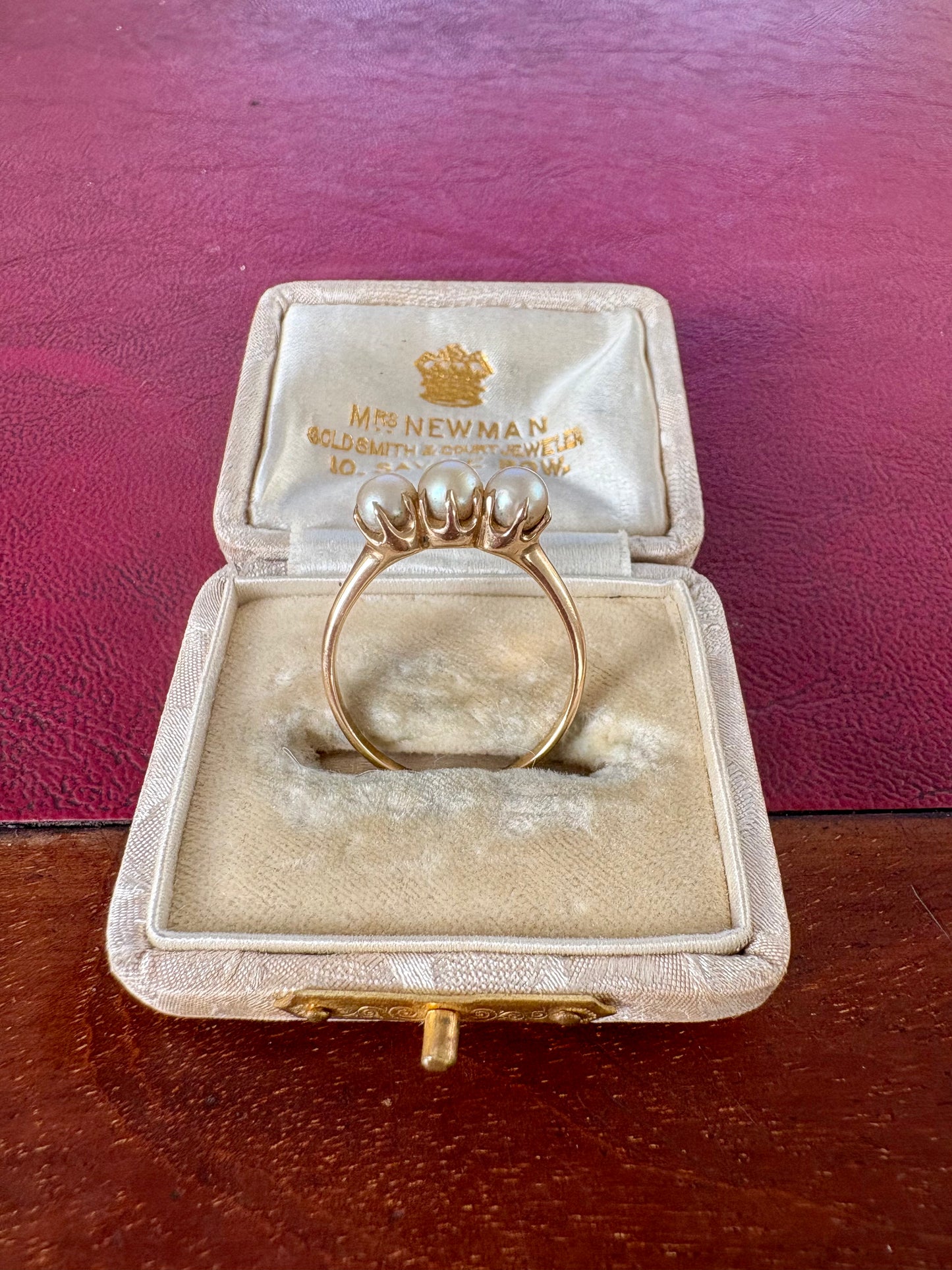 Classic Vintage Cultured Pearl Trilogy Ring in 18ct Gold