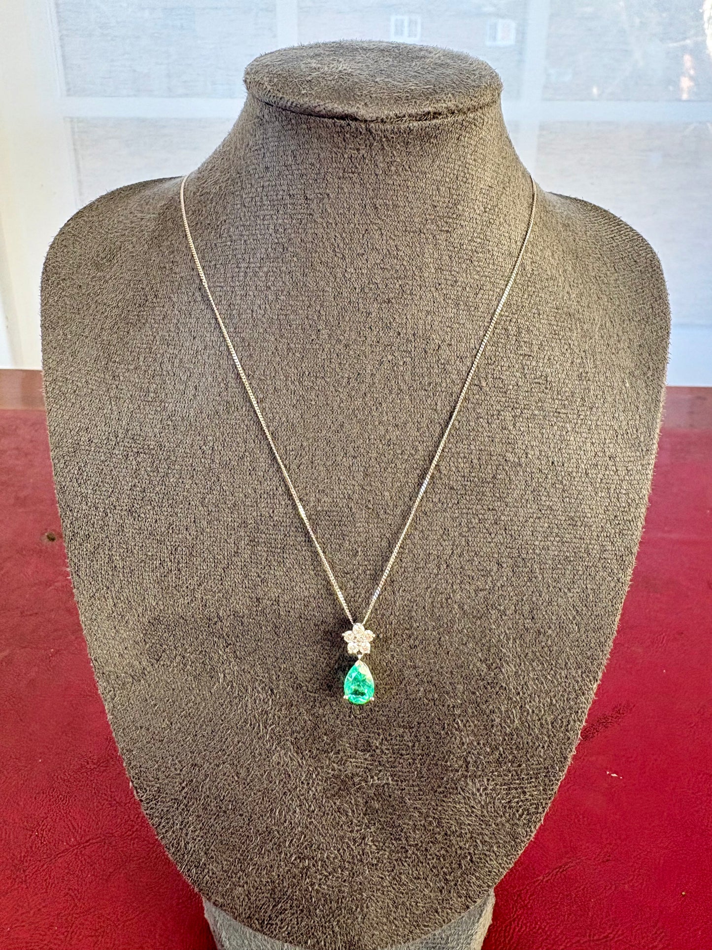 Stunning Modern 18ct White Gold,Diamond and Emerald Pendant