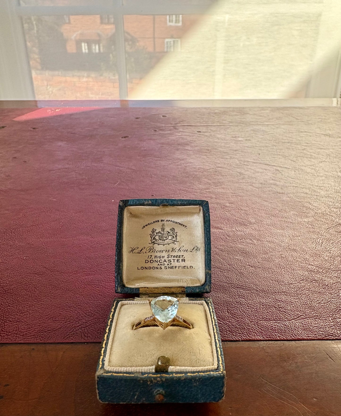 Stunning Vintage 9ct Gold and Aquamarine and Diamond Ring