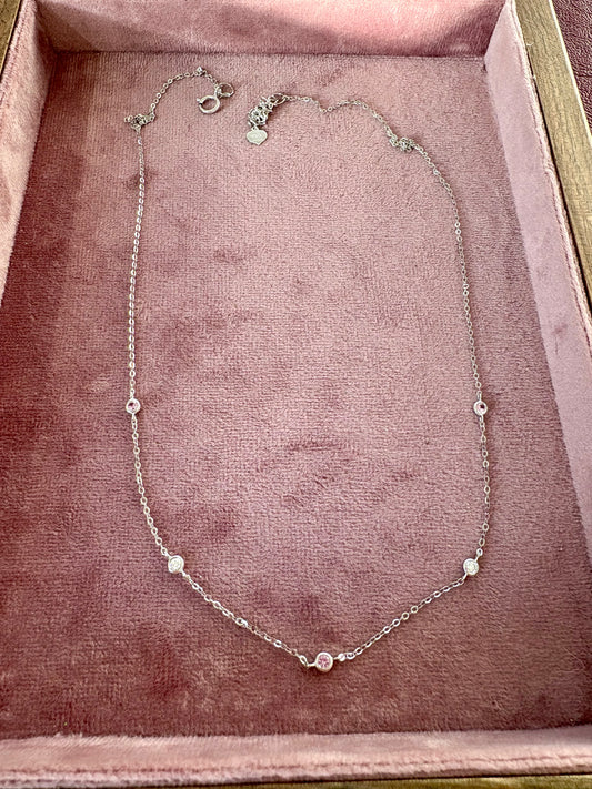 Beautiful 18ct White Gold Necklace with Diamond and Pink Sapphires