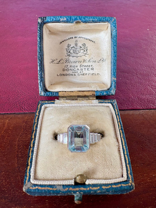 Gorgeous Modern Platinum, Aquamarine and Baguette-cut Diamond Ring