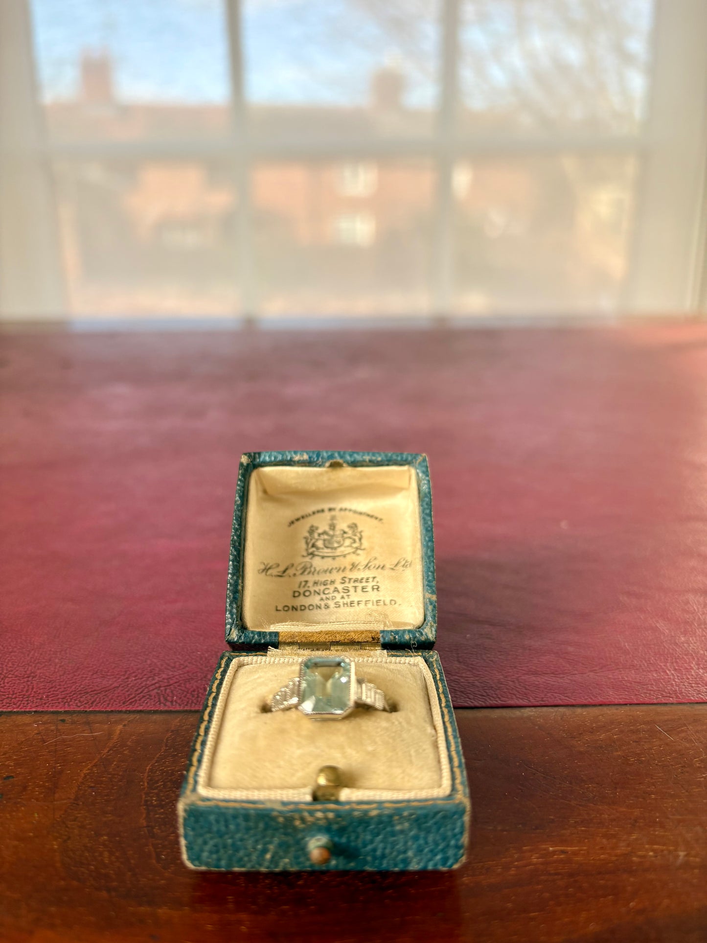 Gorgeous Modern Platinum, Aquamarine and Baguette-cut Diamond Ring