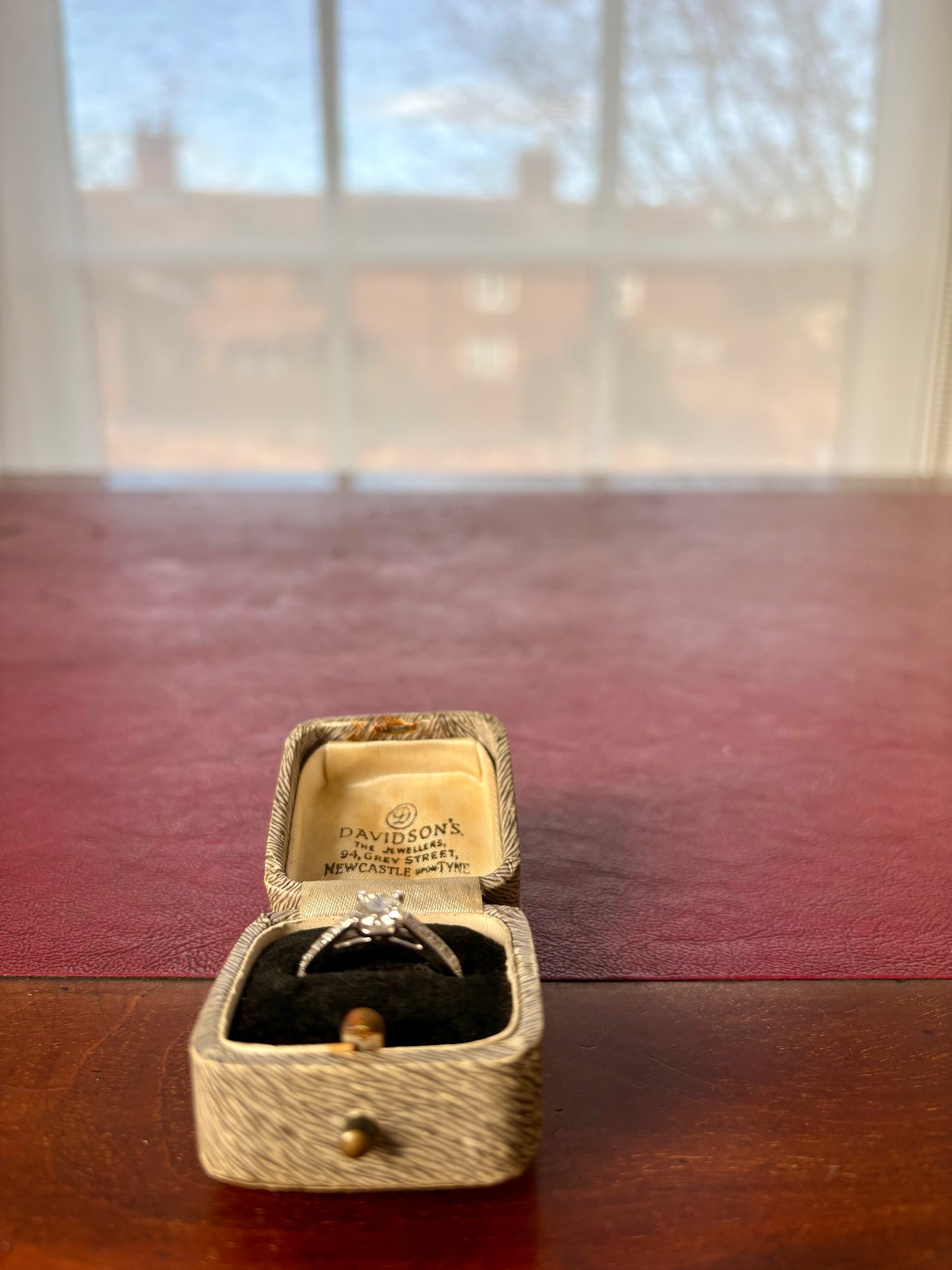 Beautiful Classic Modern Platinum Brilliant-cut Diamond Solitaire Ring with Diamond Shoulders