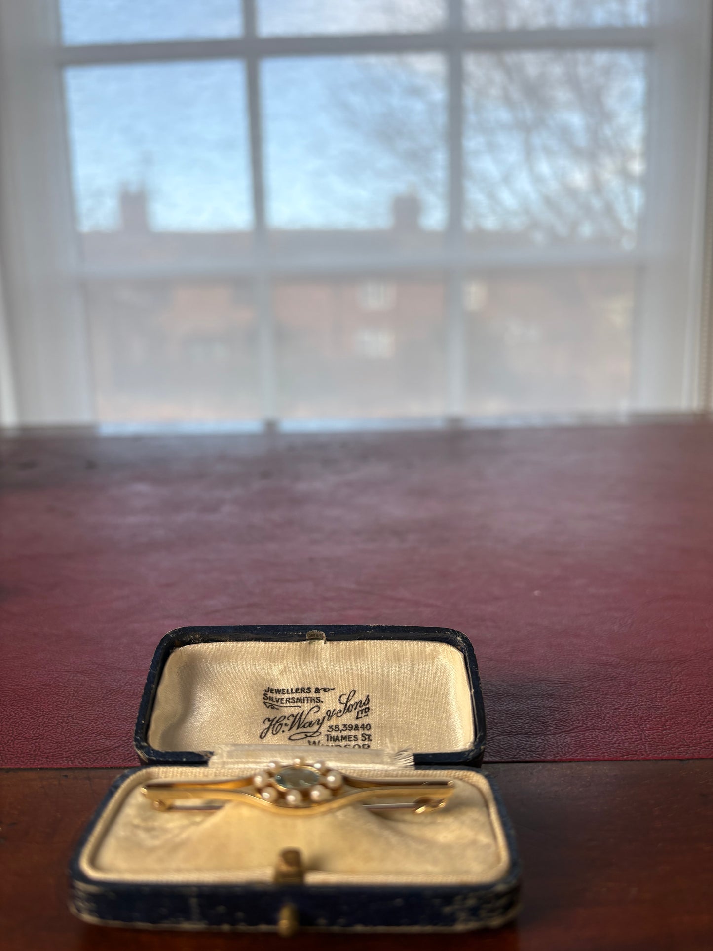 Absolutely Gorgeous Edwardian 15ct Gold Aquamarine and Seed Pearl Brooch in Original Box