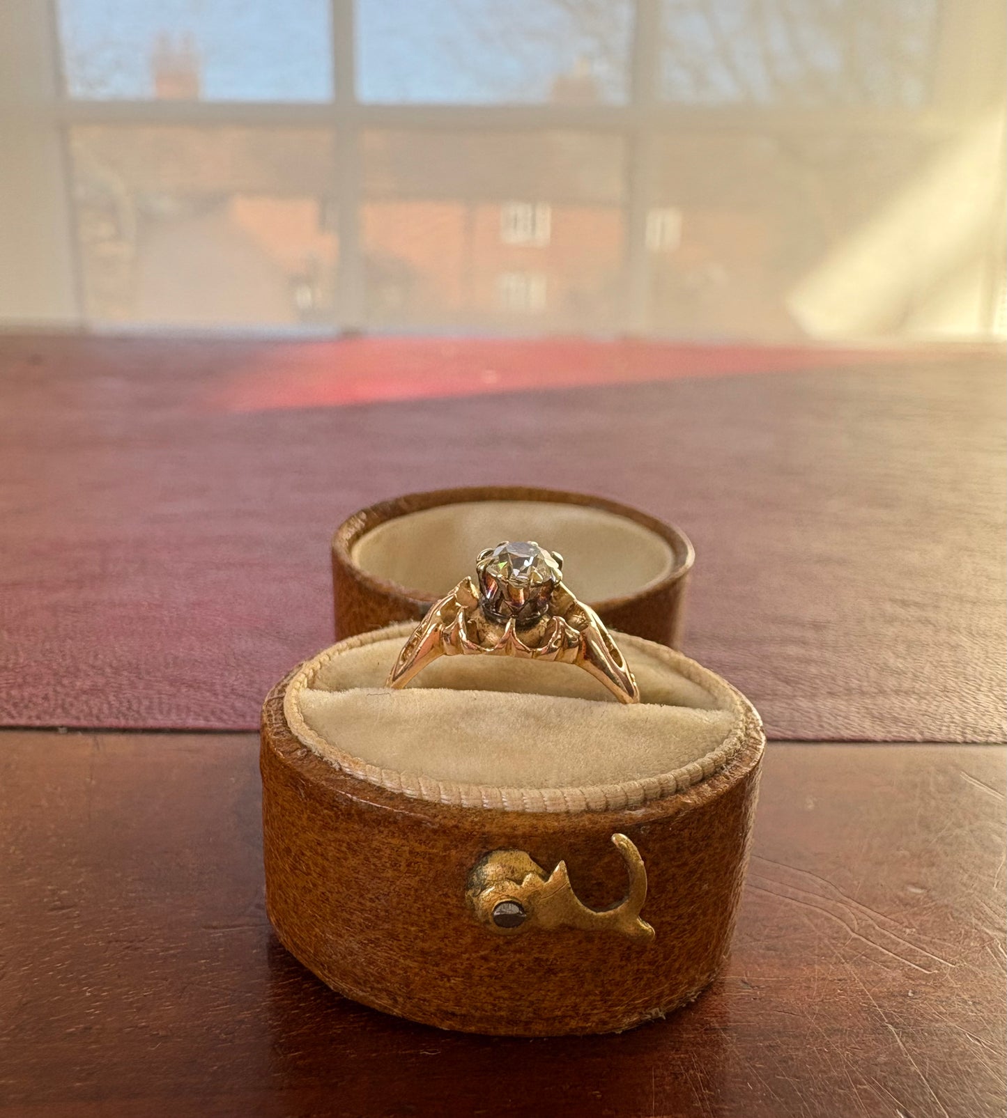 Very Gorgeous Antique 18ct Gold Diamond Belcher Ring