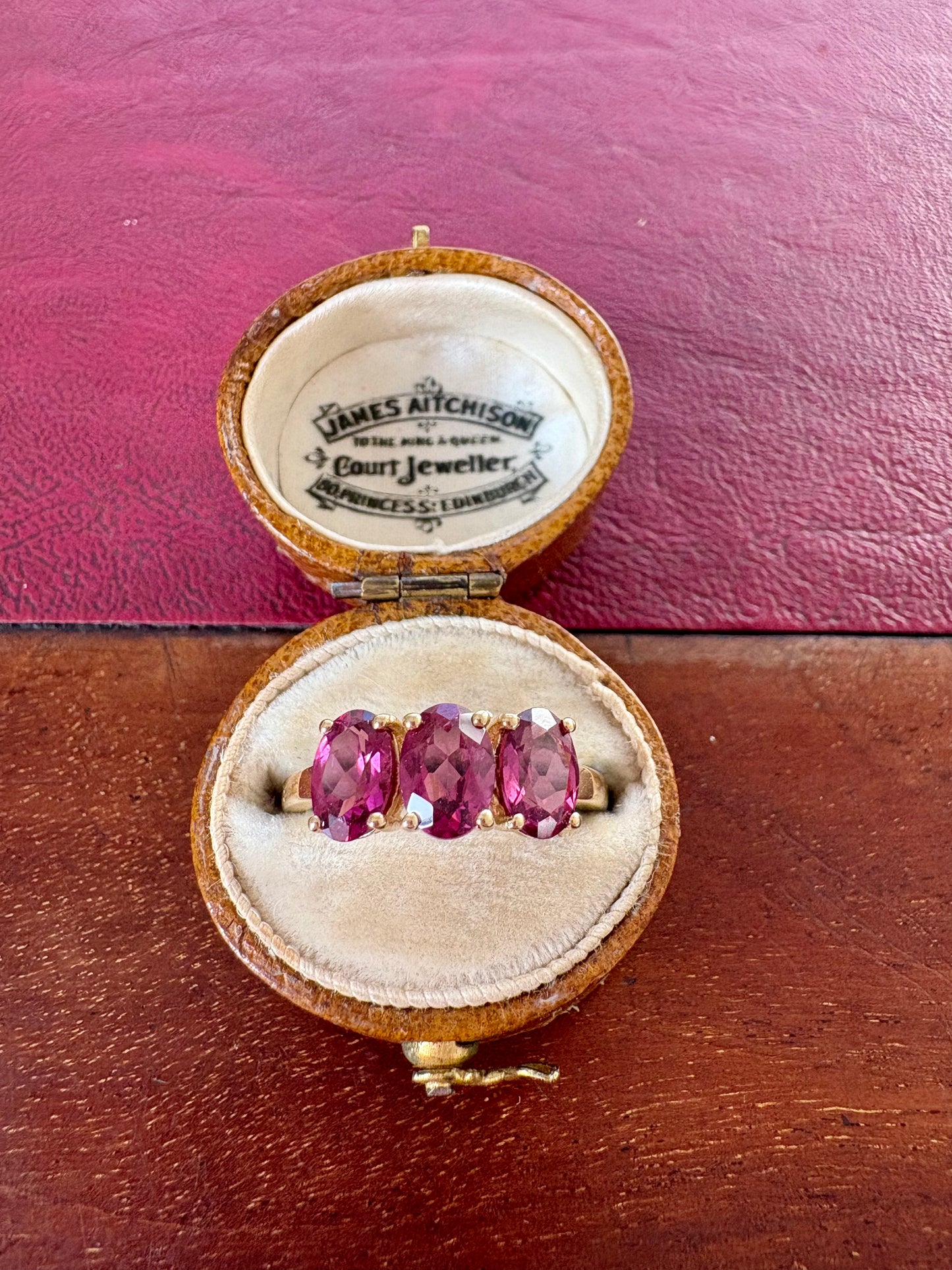 Gorgeous Vintage 9ct Gold Garnet Three Stone Ring