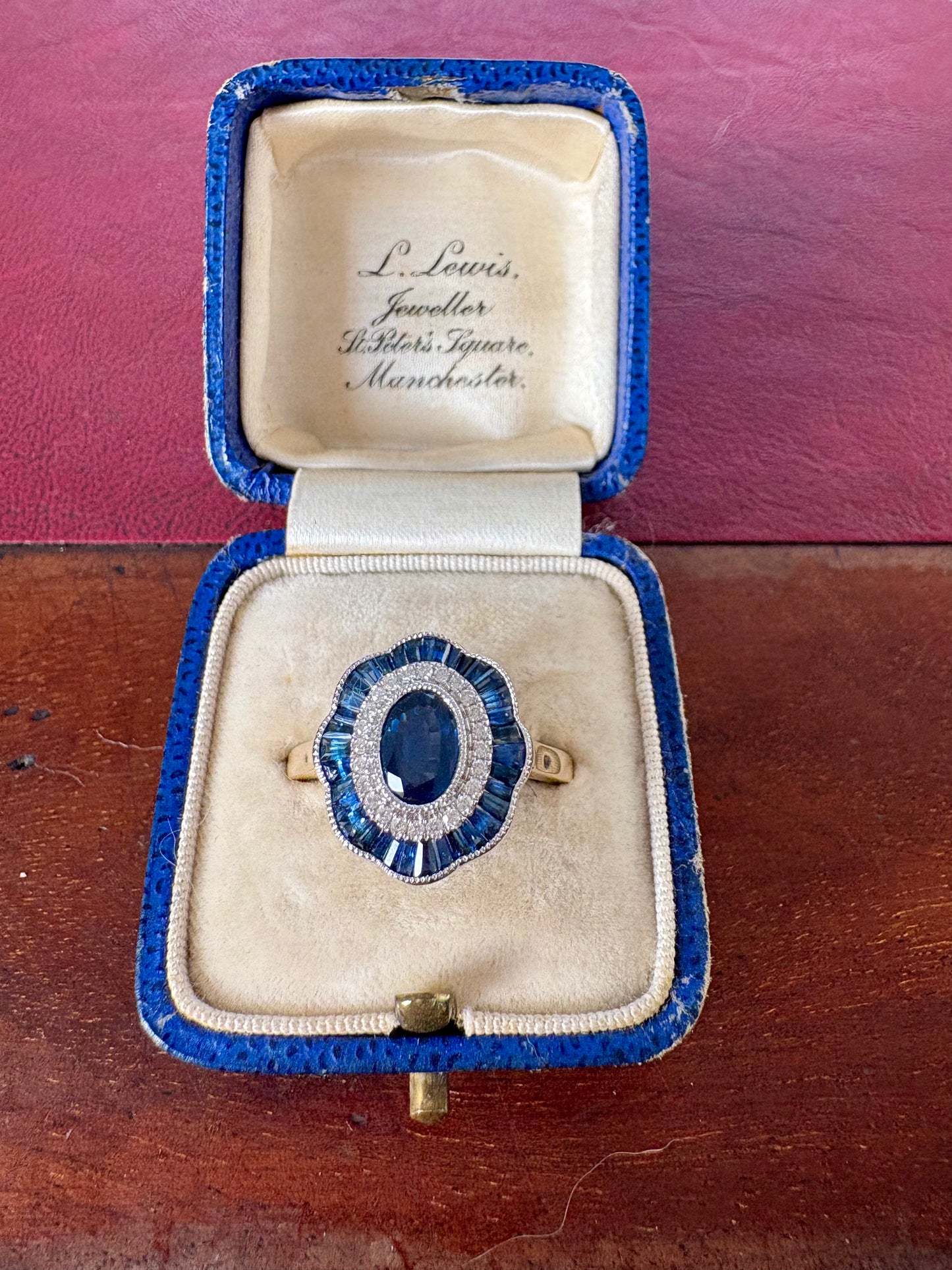 Wonderful Modern 18ct Gold, Blue Sapphire and Diamond Cluster Ring