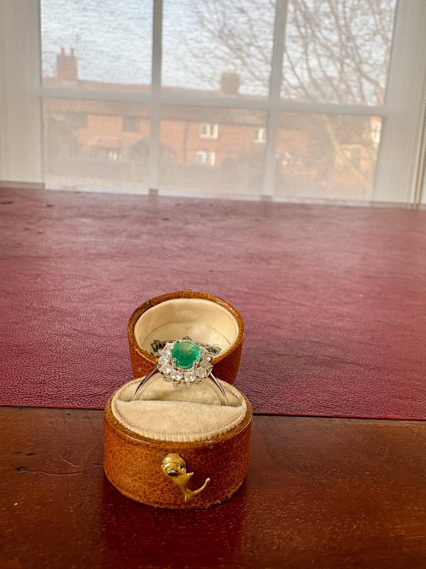 Wonderful 18ct Gold, Emerald and Diamond Cluster Ring