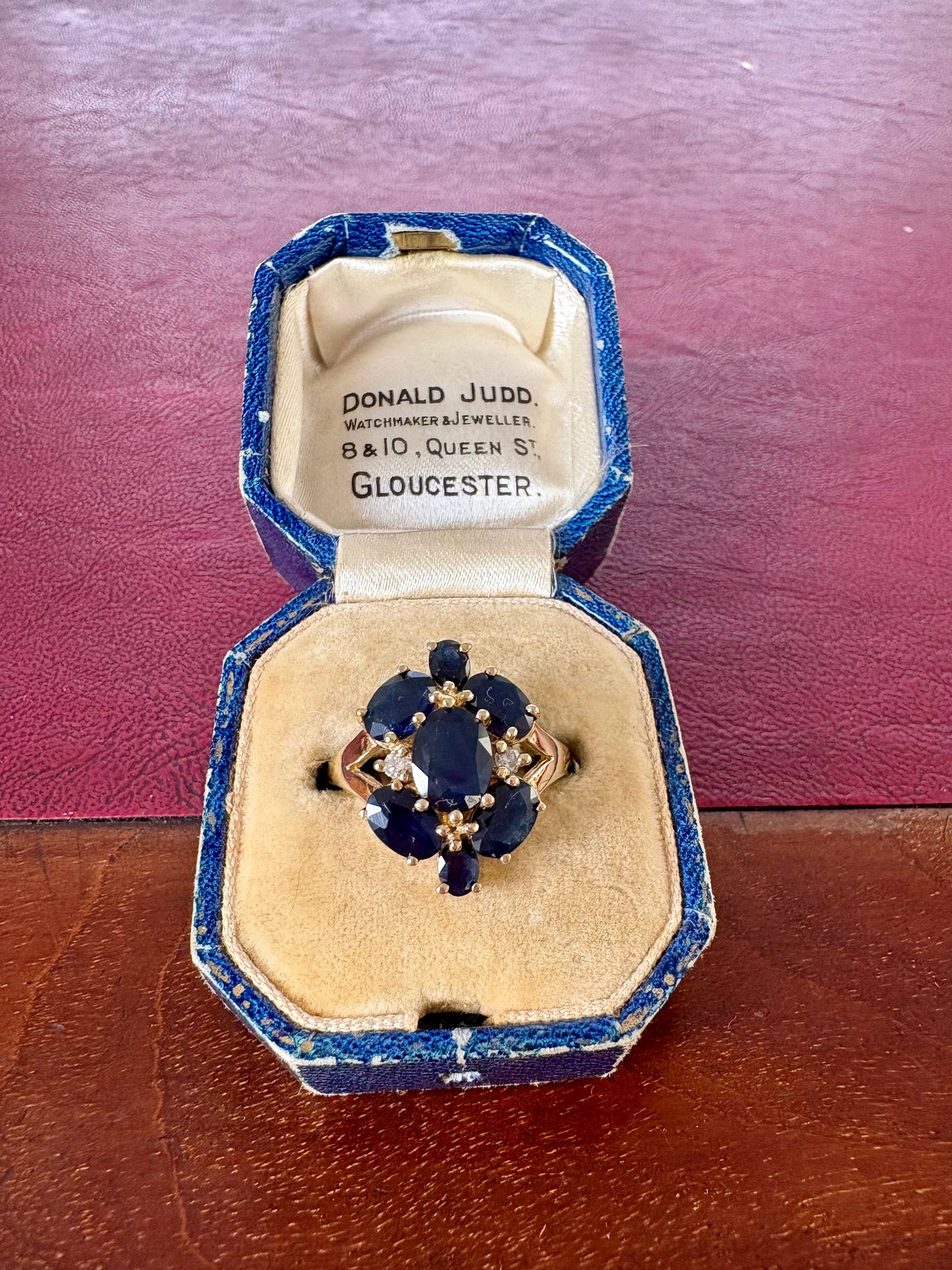 Gorgeous Vintage 9ct Gold, Sapphire and Diamond Ring