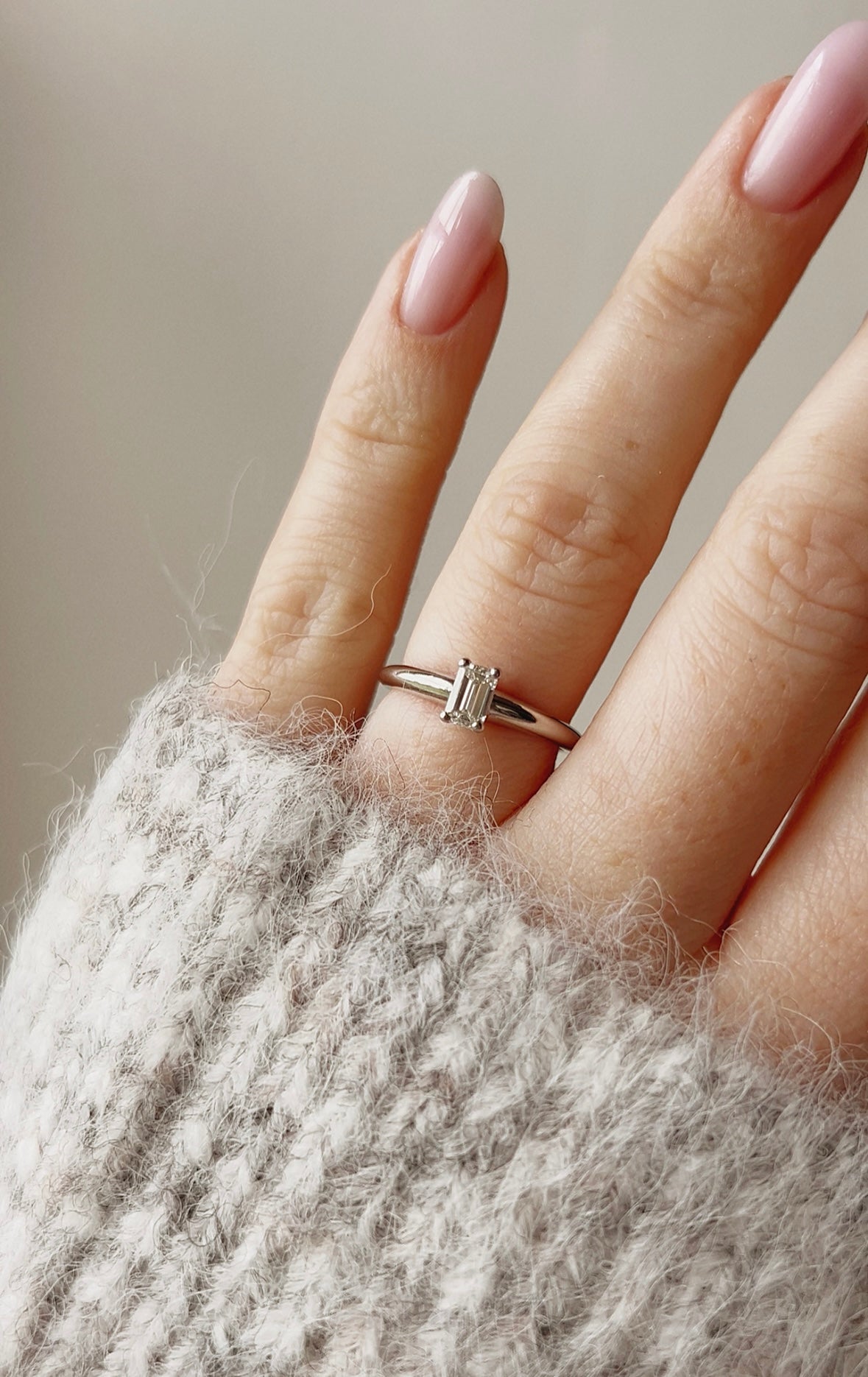 Gorgeous Modern Platinum Diamond Solitaire Ring