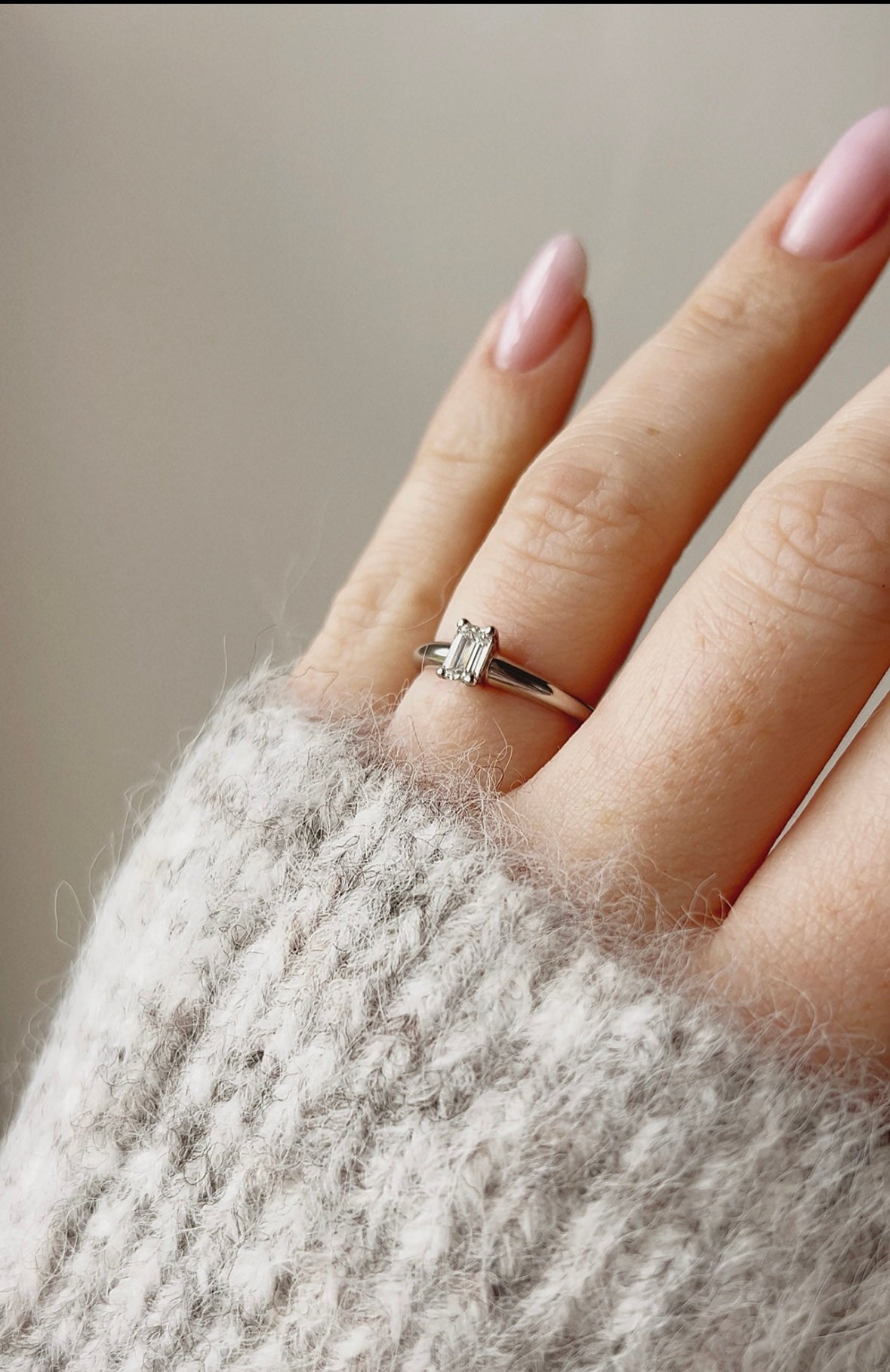 Gorgeous Modern Platinum Diamond Solitaire Ring