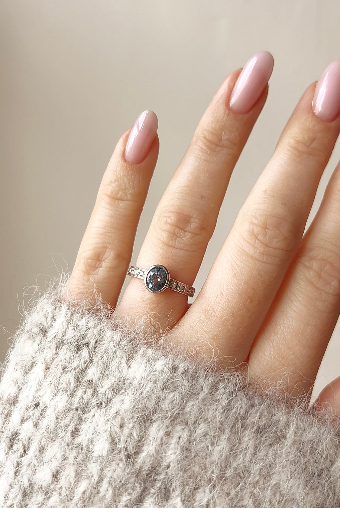 Gorgeous 18ct White Gold, Cornflower Blue Sapphire and Diamond Ring