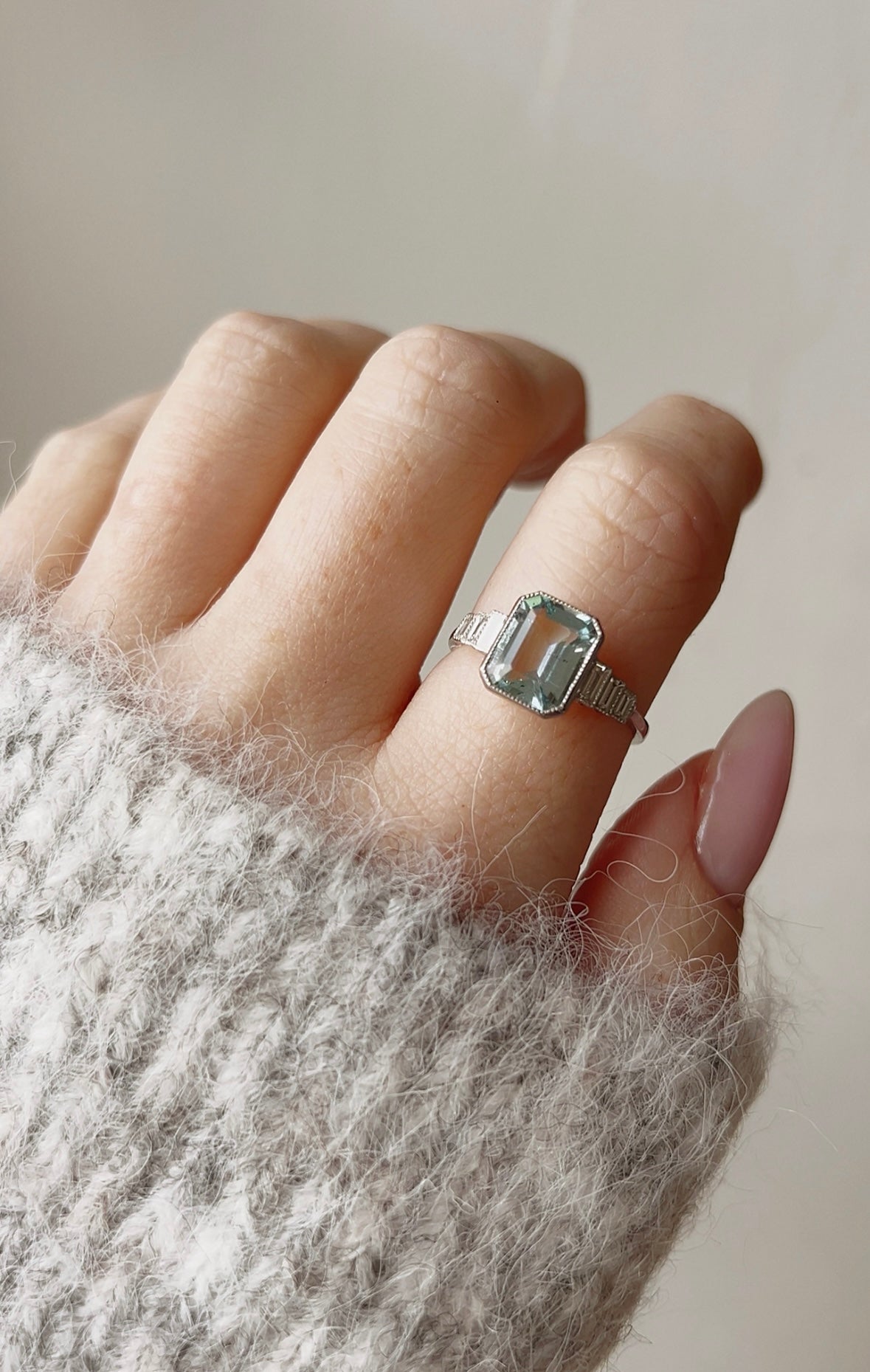 Gorgeous Modern Platinum, Aquamarine and Baguette-cut Diamond Ring