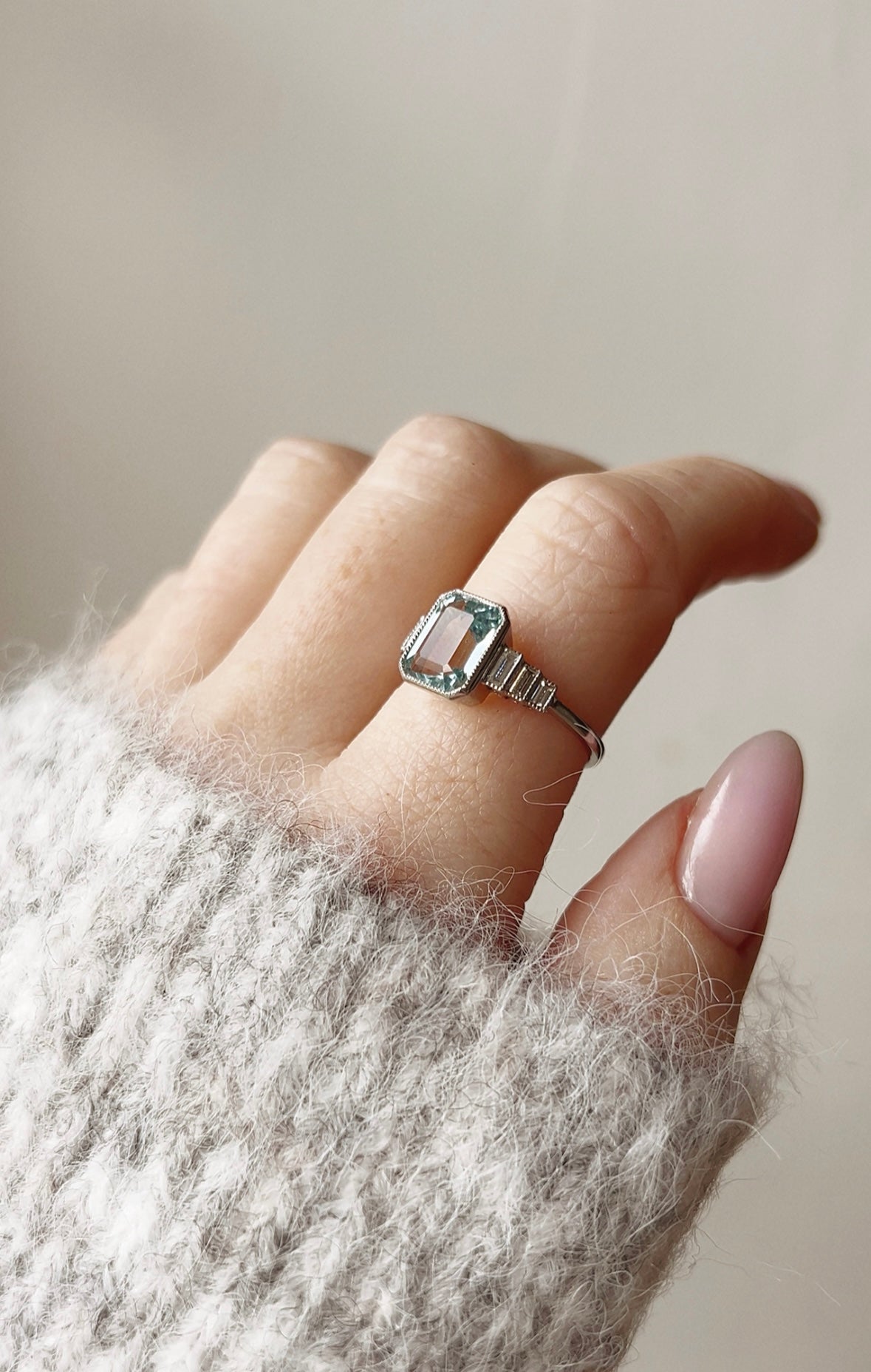 Gorgeous Modern Platinum, Aquamarine and Baguette-cut Diamond Ring