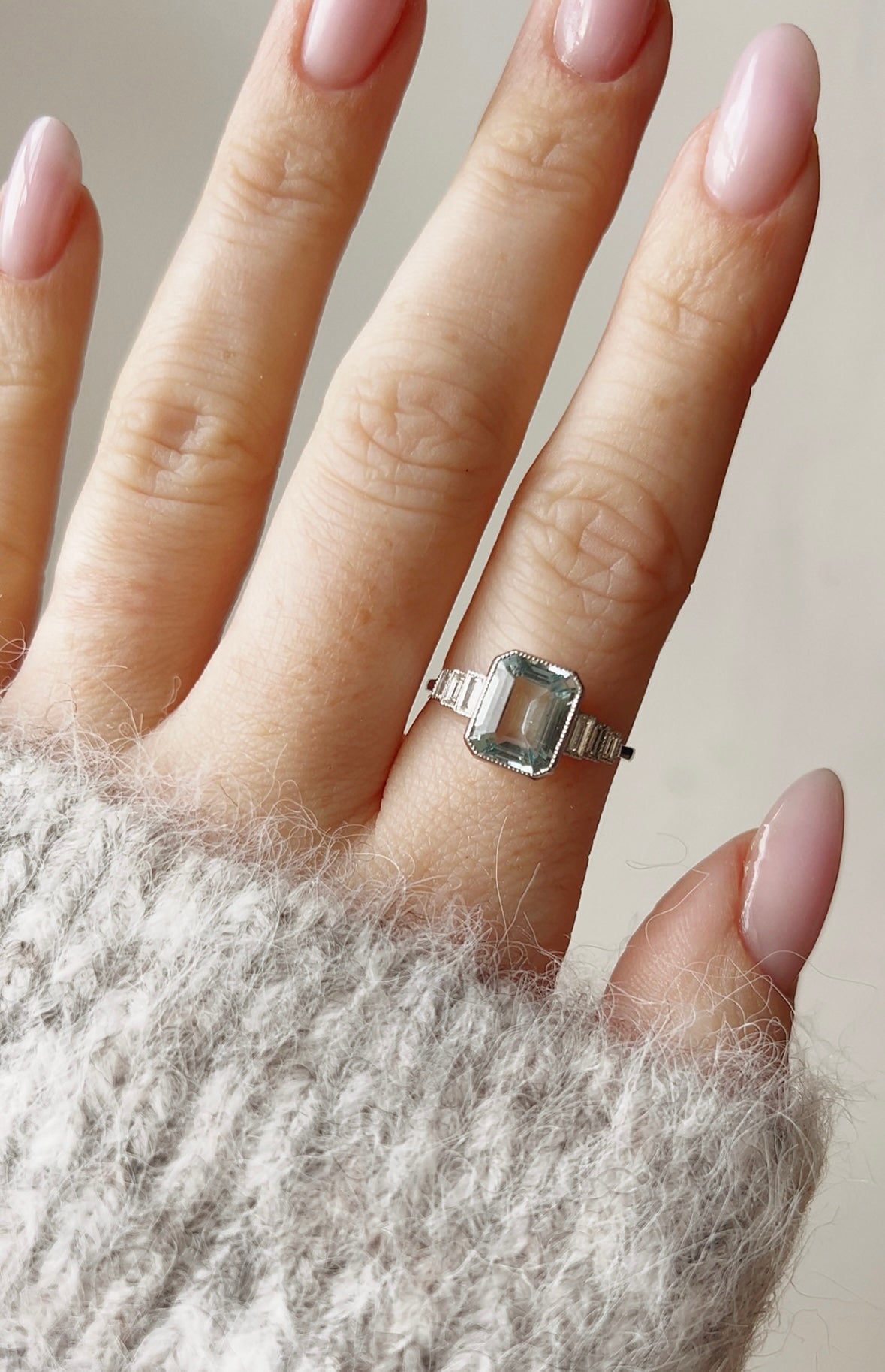Gorgeous Modern Platinum, Aquamarine and Baguette-cut Diamond Ring