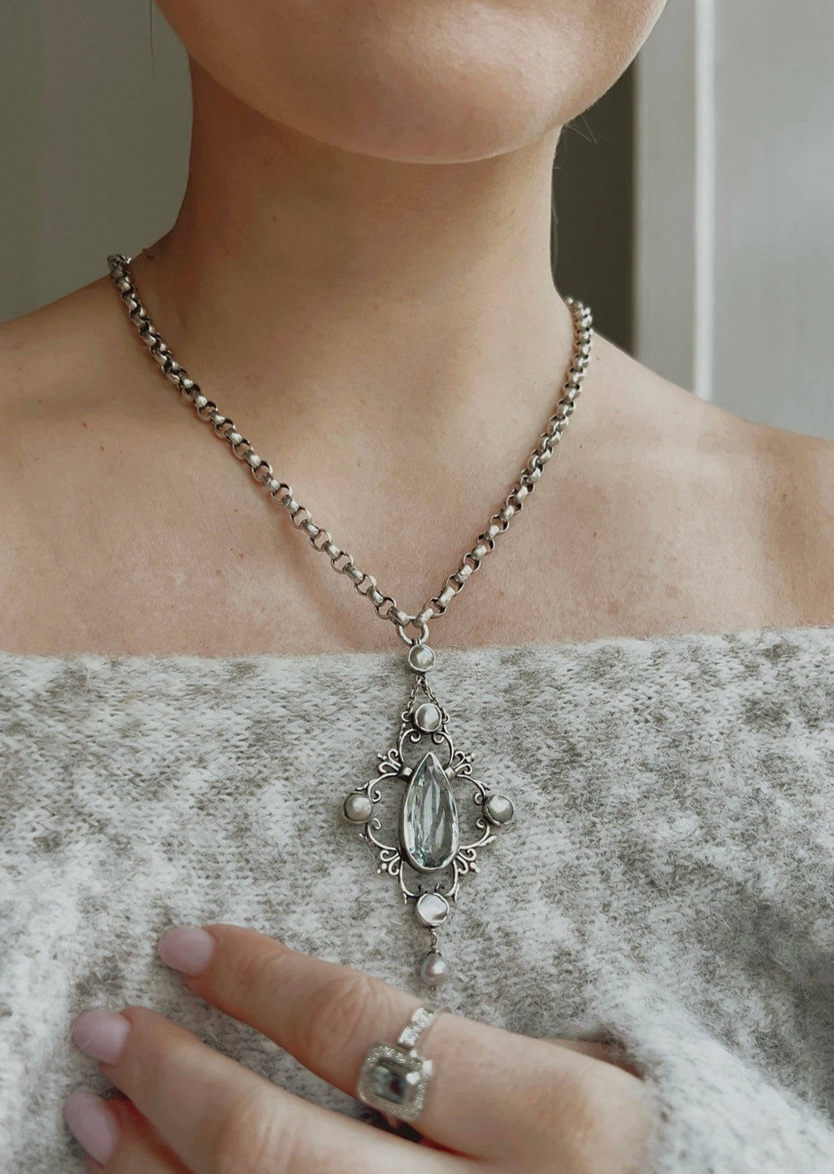 Stunning Edwardian Silver, Aquamarine and Mother-of-Pearl Pendant Necklace