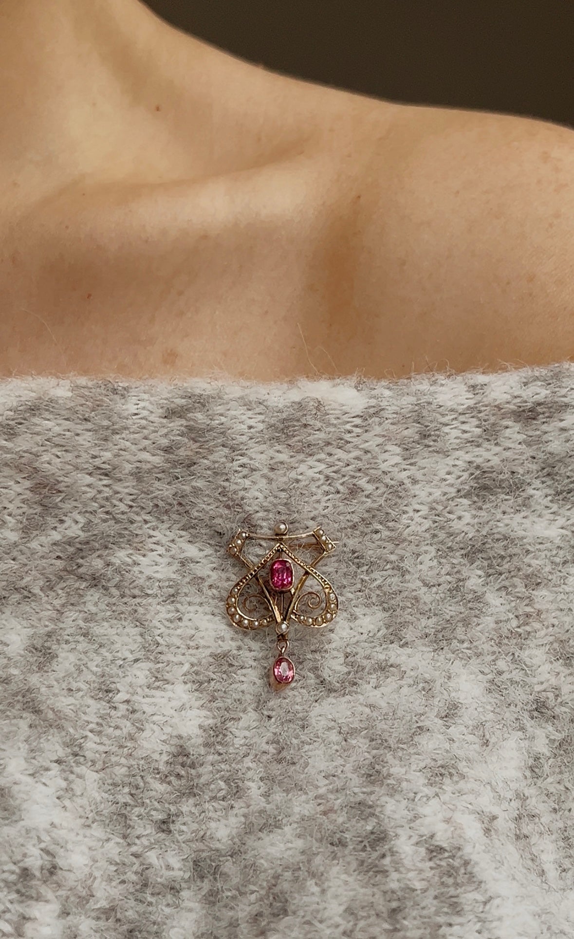 Stunning Early 20th Century 9ct Gold, Pink Tourmaline and Split Pearl Pendant/brooch