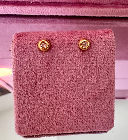 Pretty 9ct Gold Natural Diamond Solitaire Diamond Stud Earrings