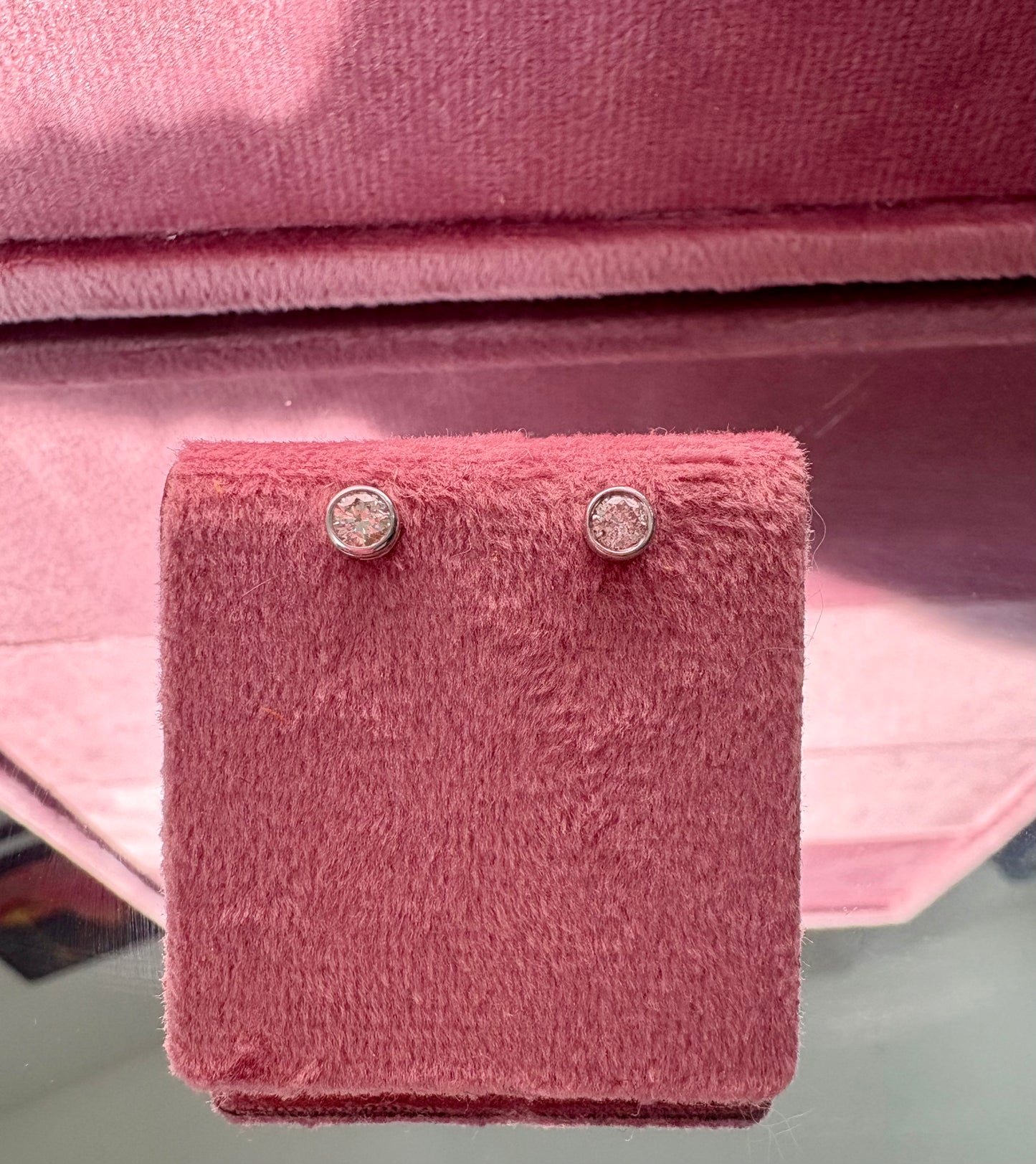 A Lovely Pair of 9ct White Gold and Natural Diamond Stud Earrings