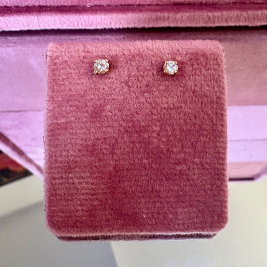 Lovely Four-Pronged Yellow Gold Brilliant-Cut Natural Diamond Stud Earrings