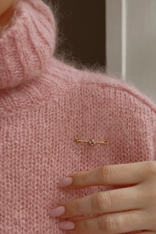 Beautiful antique pearl lace pin