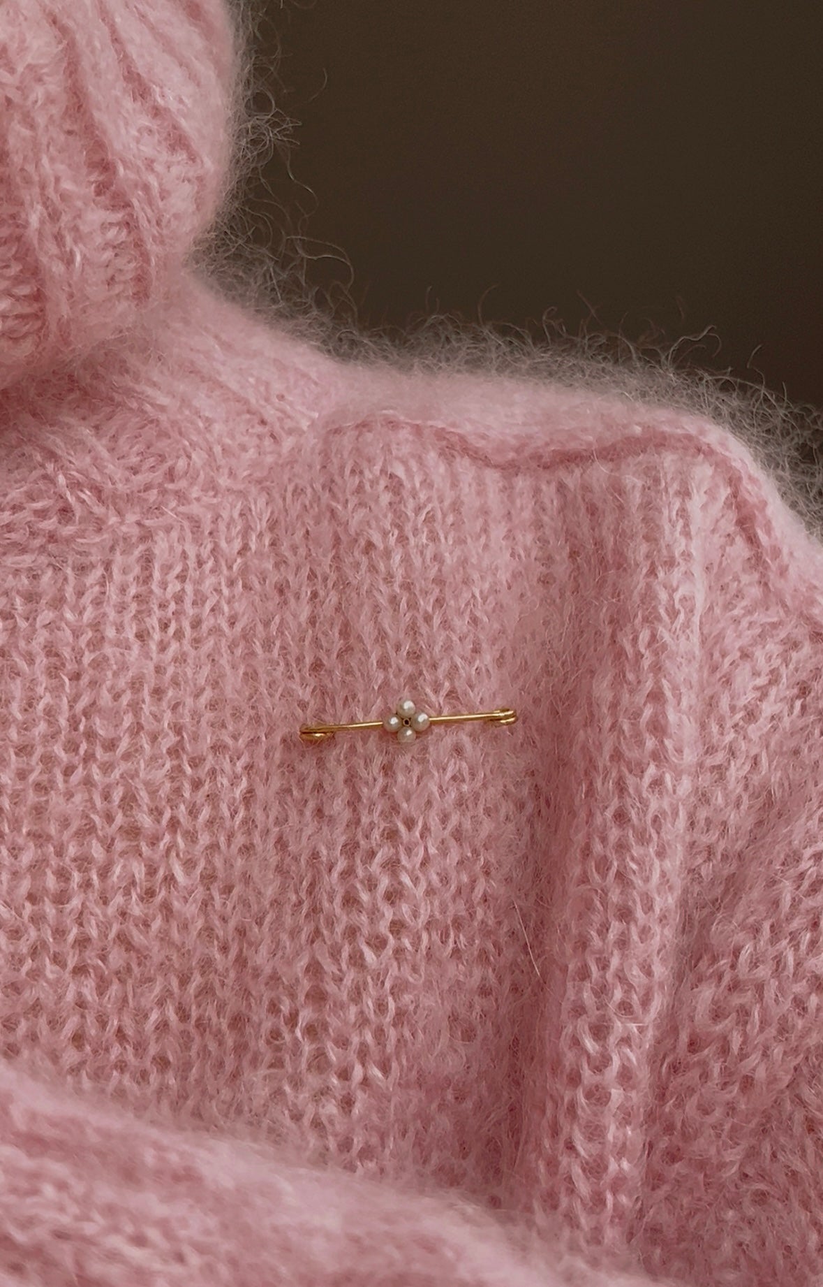 Beautiful antique pearl lace pin