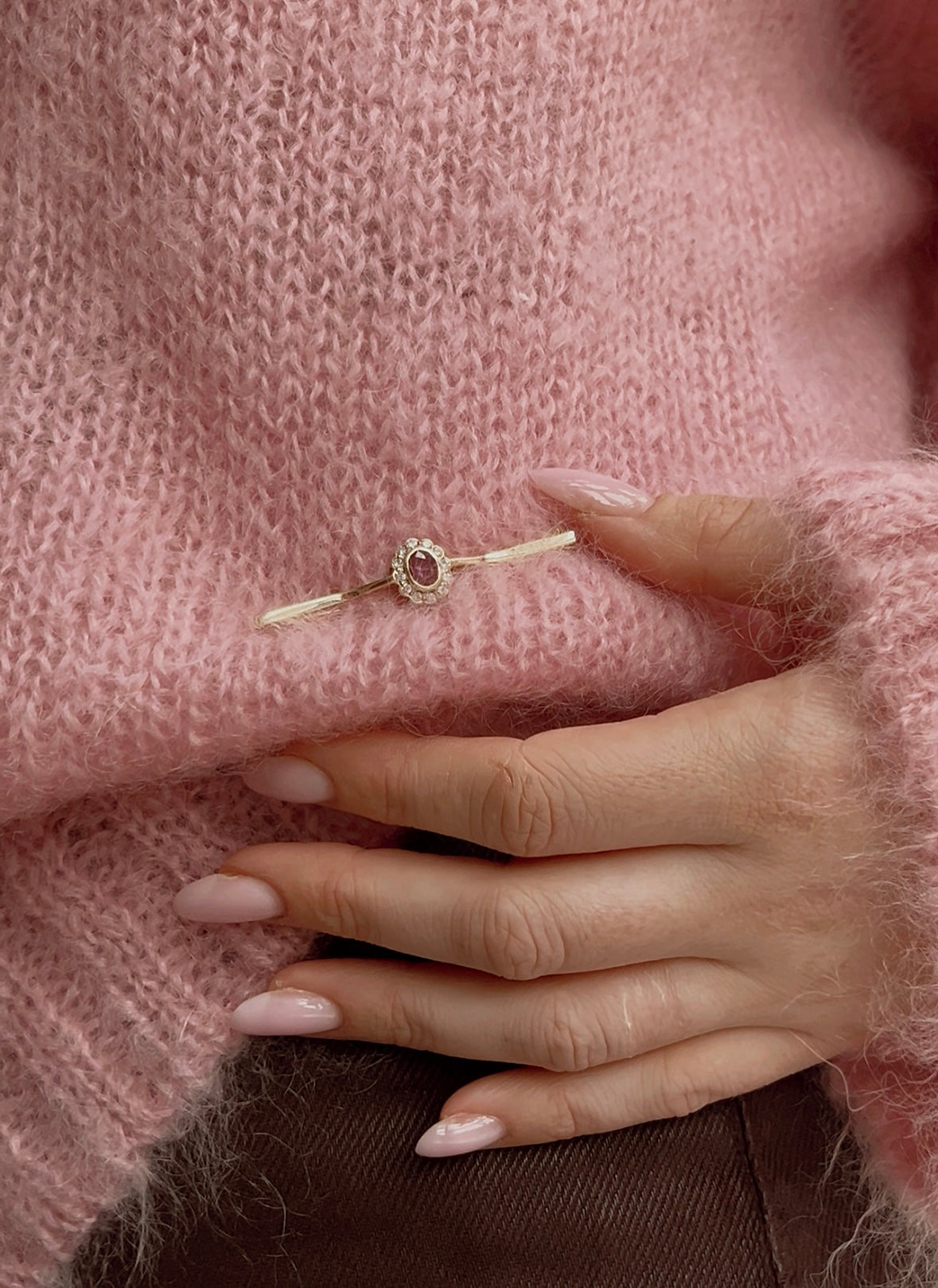 Gorgeous 9ct Gold Ruby and Diamond Bar Brooch