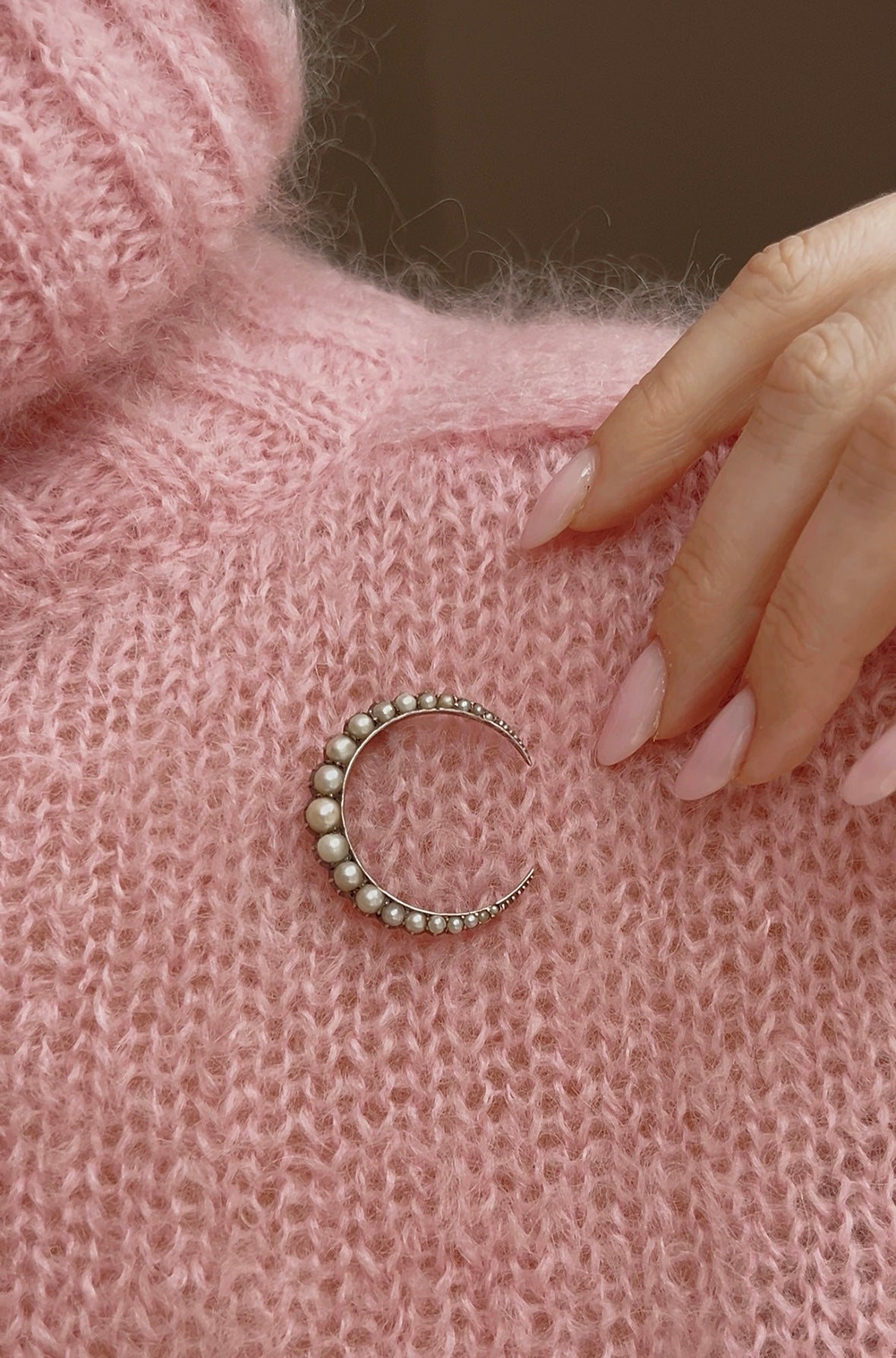 Lovely Edwardian 20th Century Pearl Crescent Brooch