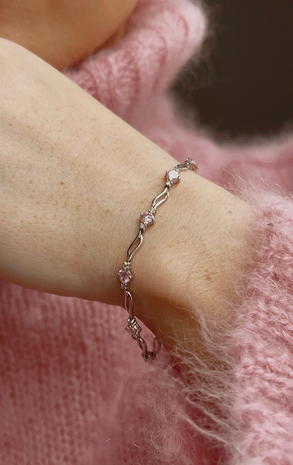 Beautiful Modern 9ct White Gold Pink Tourmaline and Diamond Bracelet