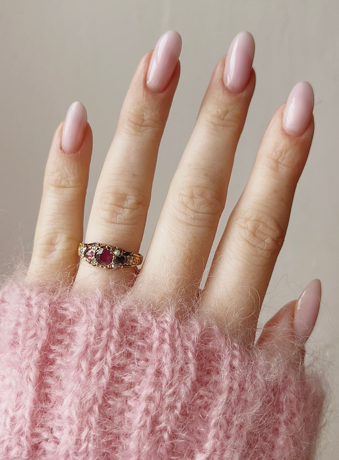 Gorgeous Victorian 15ct Gold, Ruby, Garnet and Split Pearl Ring