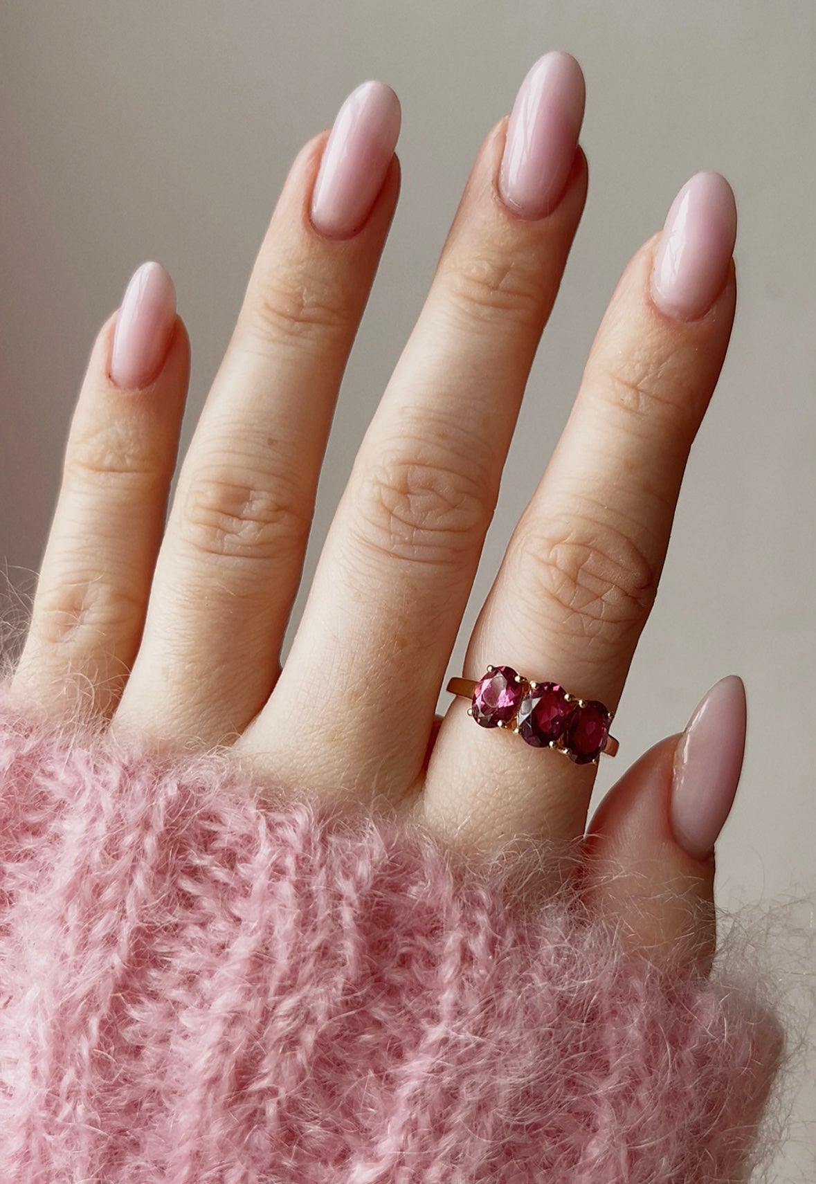 Gorgeous Vintage 9ct Gold Garnet Three Stone Ring