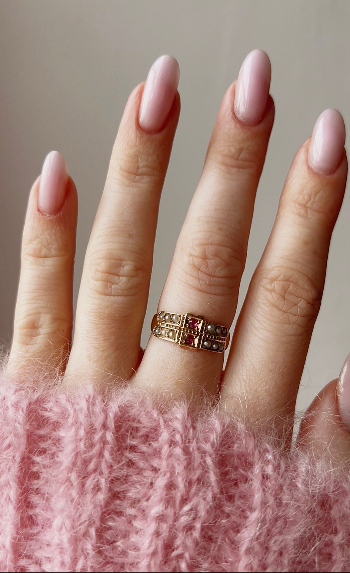 Very pretty Late Victorian 15ct Gold, Ruby and Split Pearl Ring