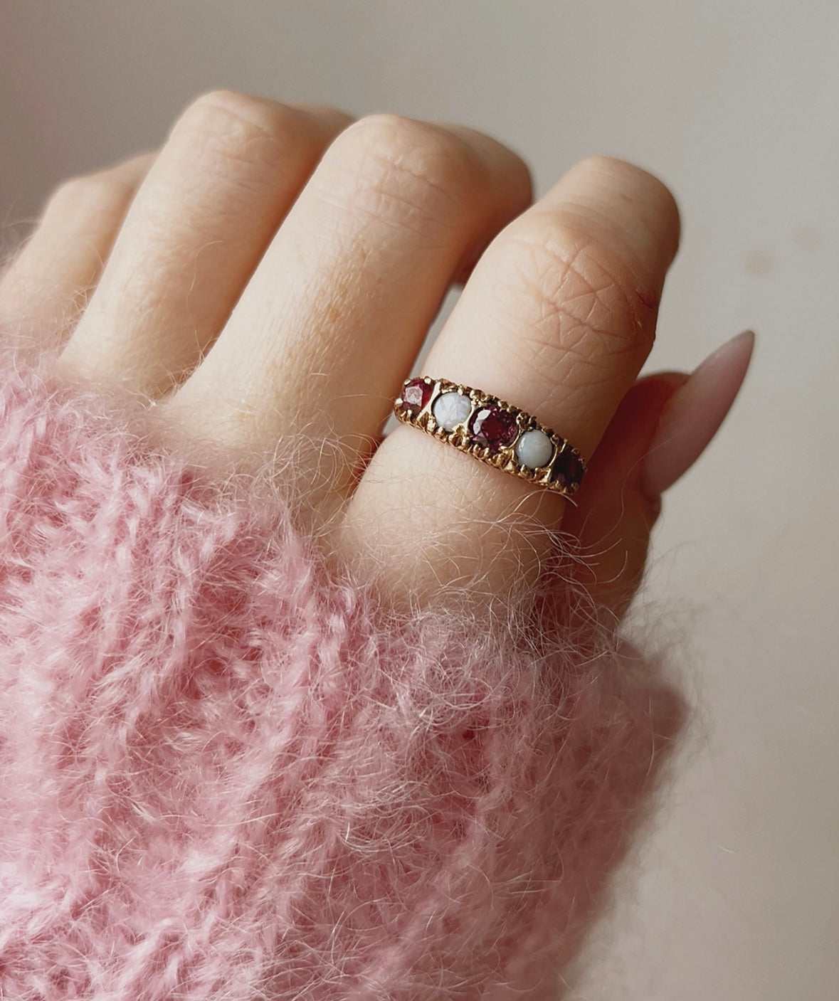 Lovely Vintage 9ct Gold Opal and Garnet Five Stone Ring