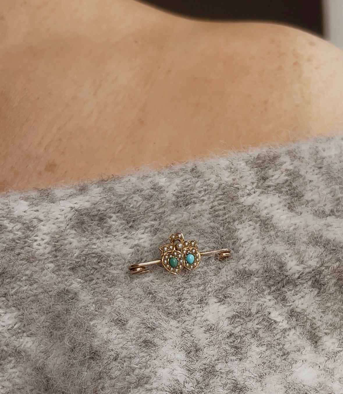 Gorgeous Late 19th Century Victorian Gold, Turquoise and Split Pearl Brooch