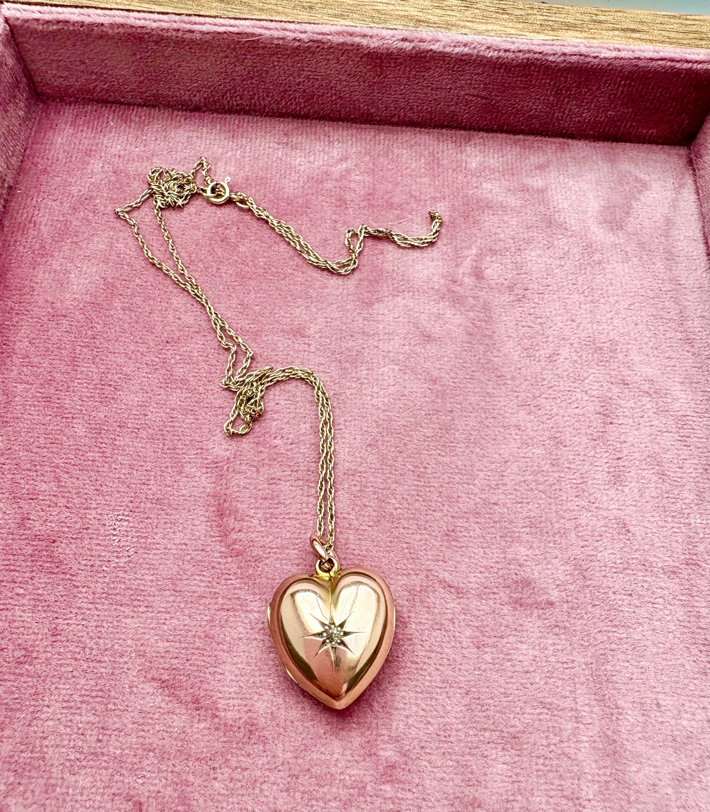 Beautiful Early 20th Century Diamond Gold Heart Locket and Gold Chain