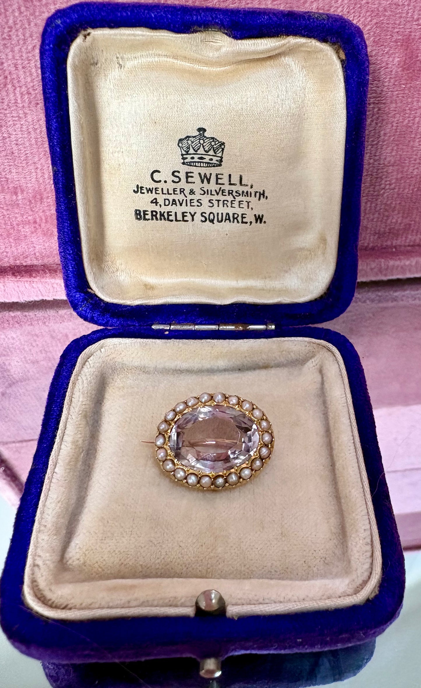 Beautiful Victorian 15ct Gold, Amethyst and Split Pearl Brooch