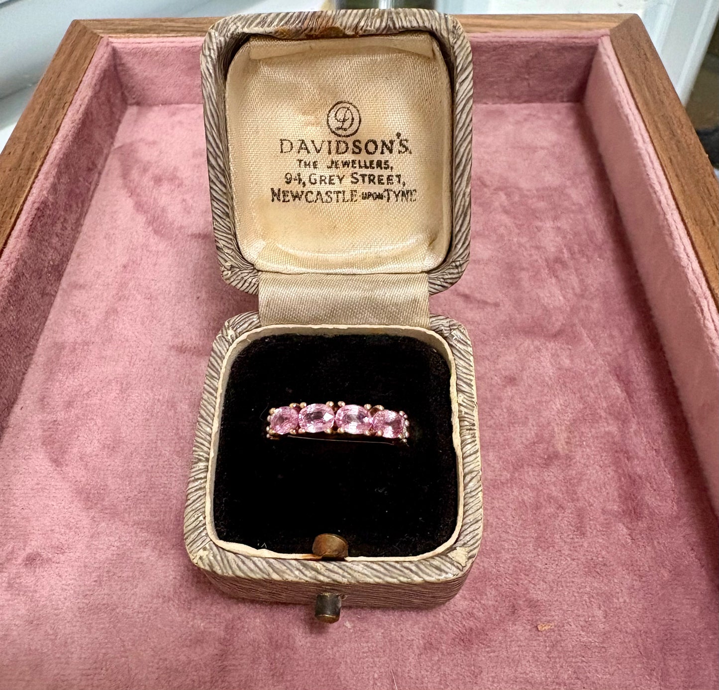Beautiful Vintage 10ct Gold, Pink Spinel and Diamond Ring