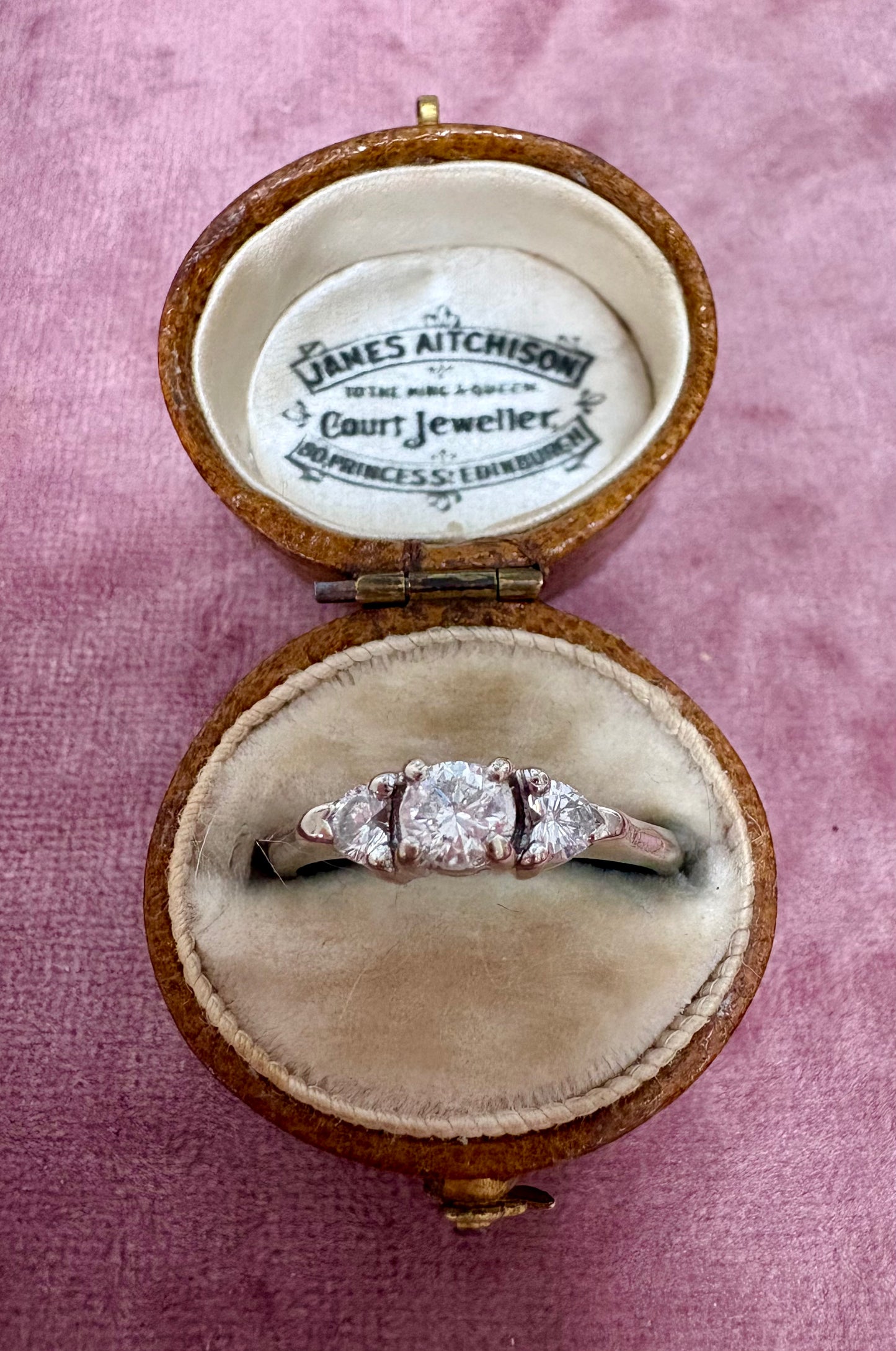 Gorgeous Modern 18ct White Gold Three Stone Diamond Ring