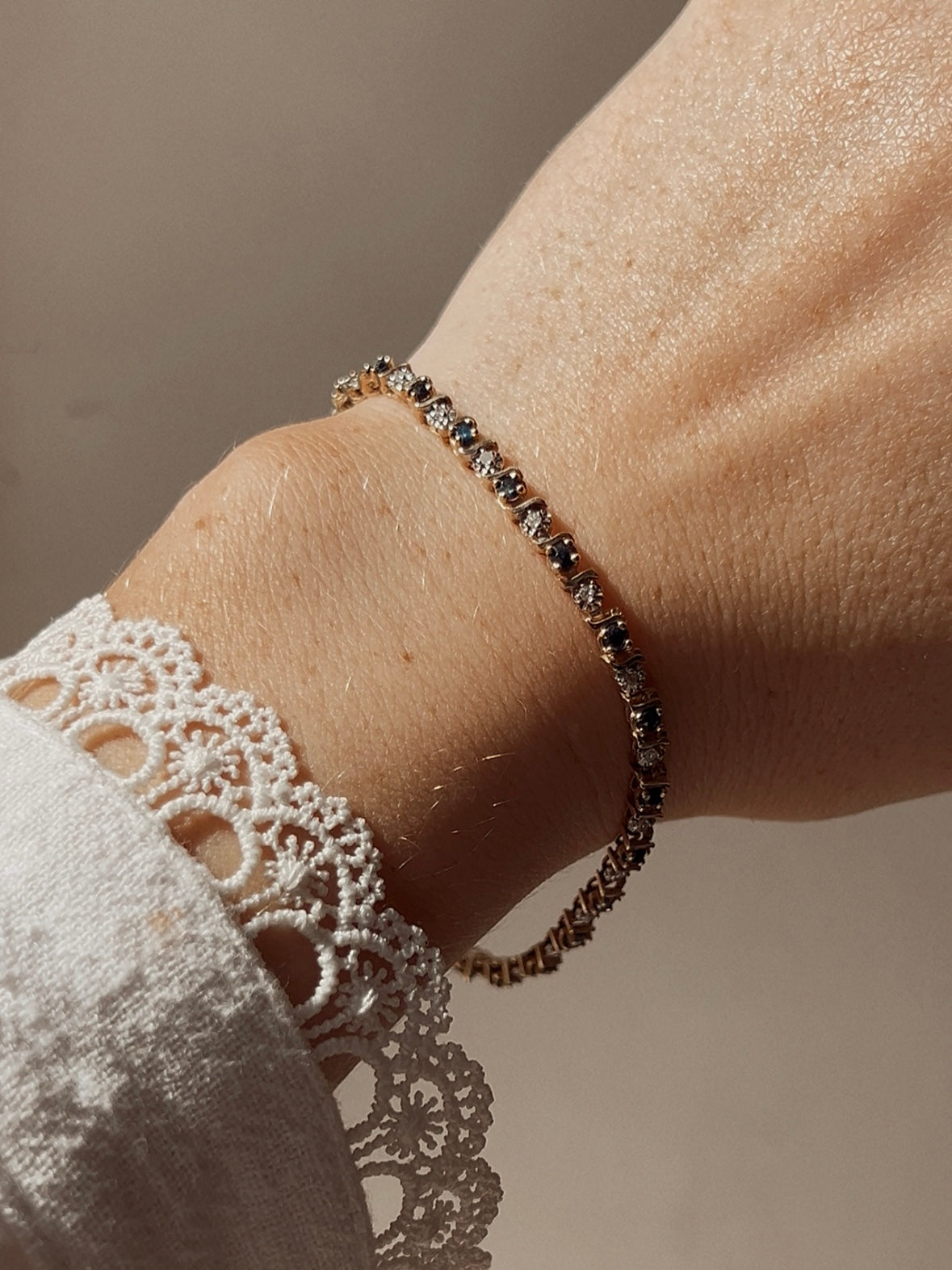 Gorgeous Vintage 9ct Gold, Sapphire and Diamond Line Bracelet