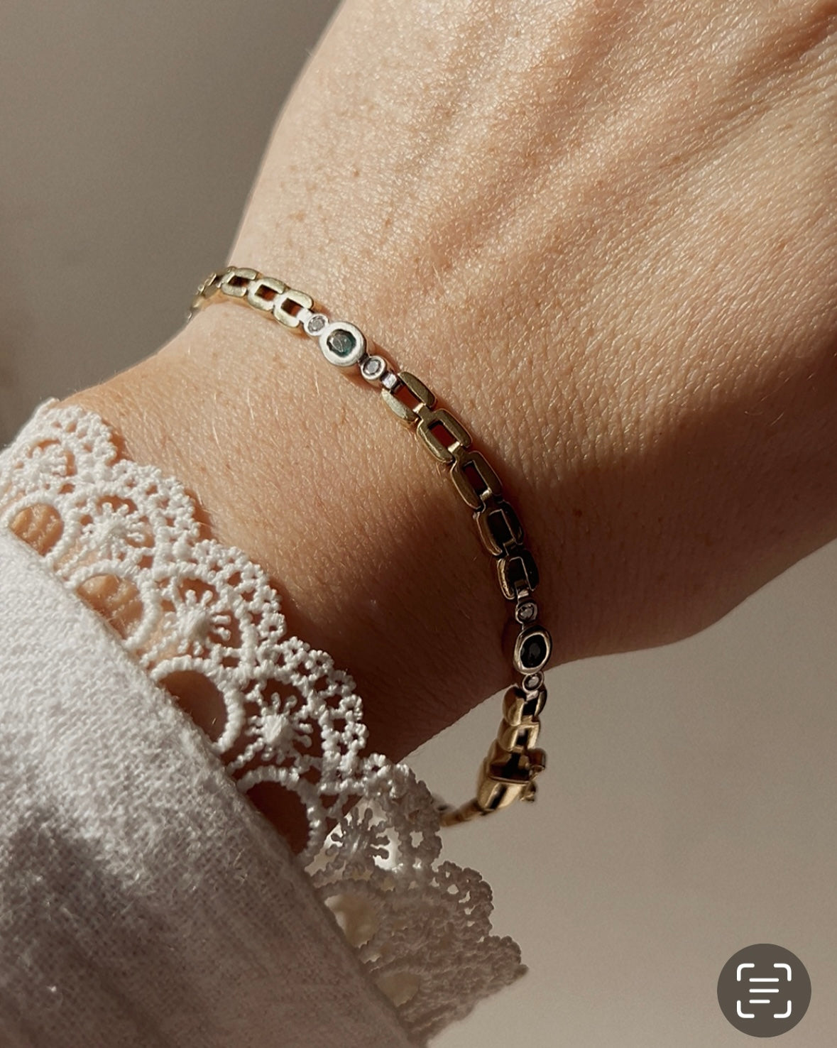 Stunning Vintage Gold, Emerald and Diamond Bracelet