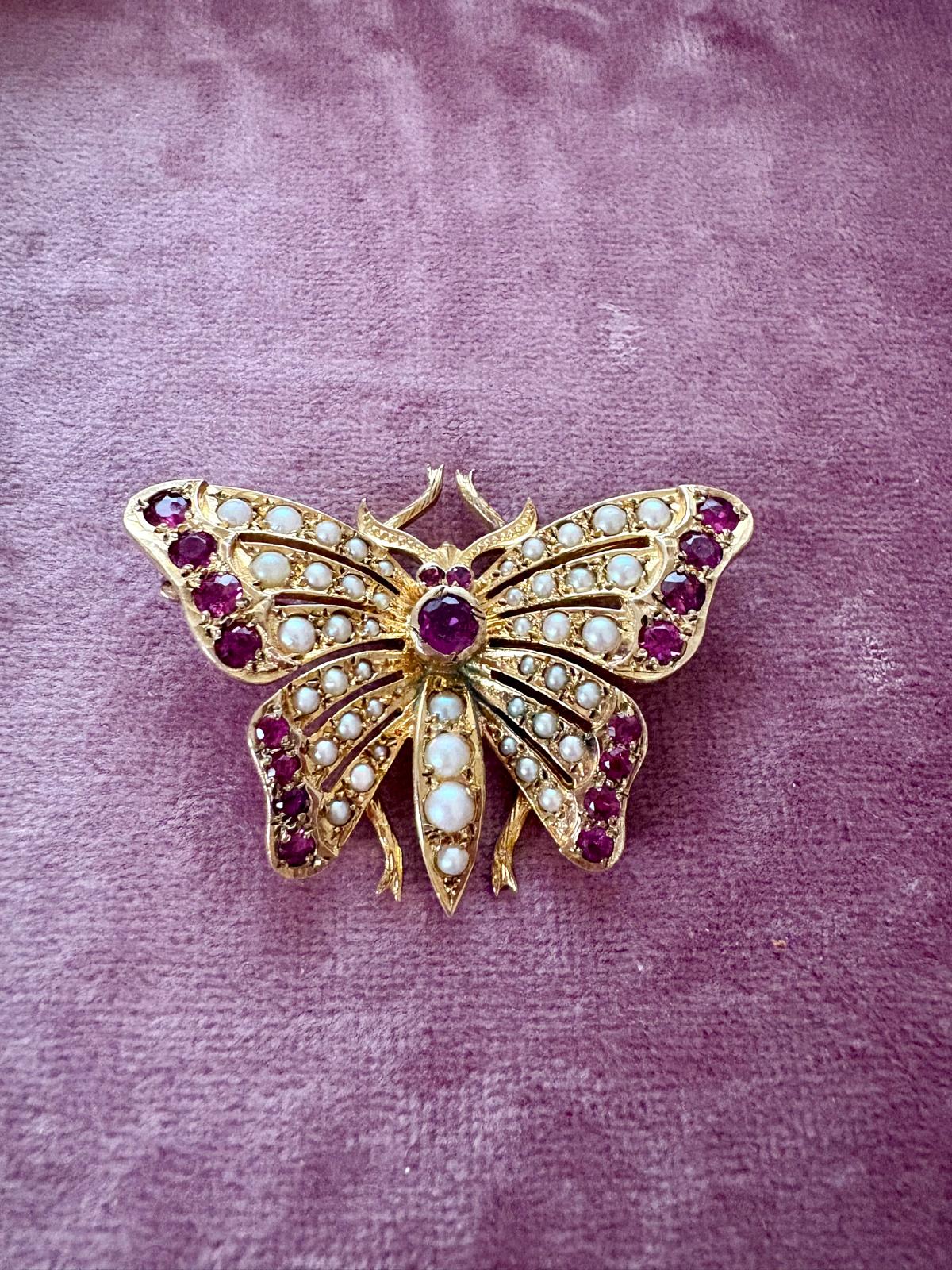 Stunning 9ct Gold Ruby and Split Pearl Butterfly Brooch